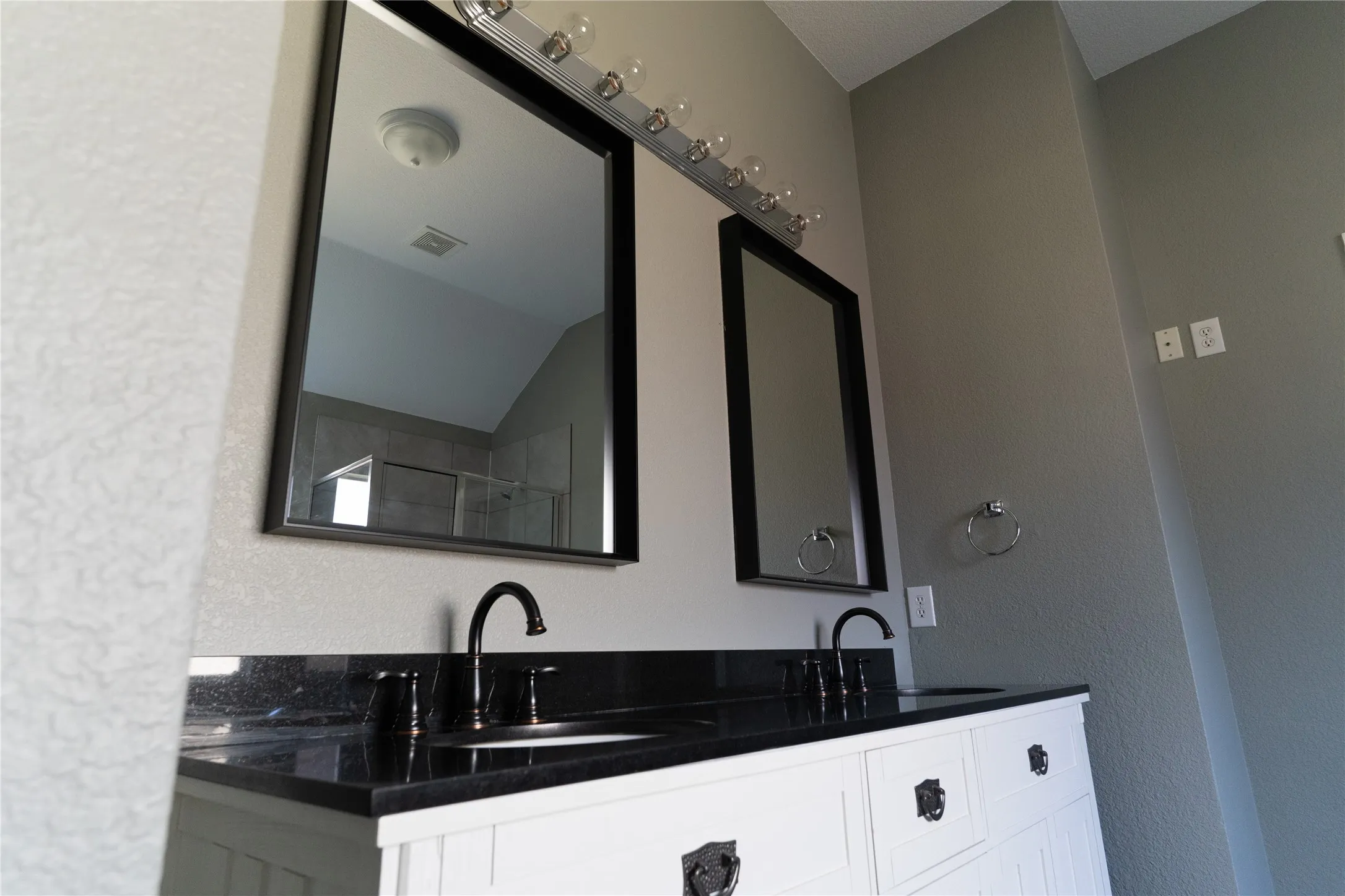 Single Family Residence For Rent in Collin County , 830 Brittany Way, Prosper, Texas 75078, 4 Bedroom, 2 Bathroom, 2 Garage spaces, 2,356 Sqft, built in 2003, mls#21392986, Real Estate Agent in Prosper, Homes For Rent in Collin county, Homes For Rent in Prosper, Realtor in Prosper Texas, Real Estate Brokerage Independent Realty Texas, Luminita Cordes Realtor