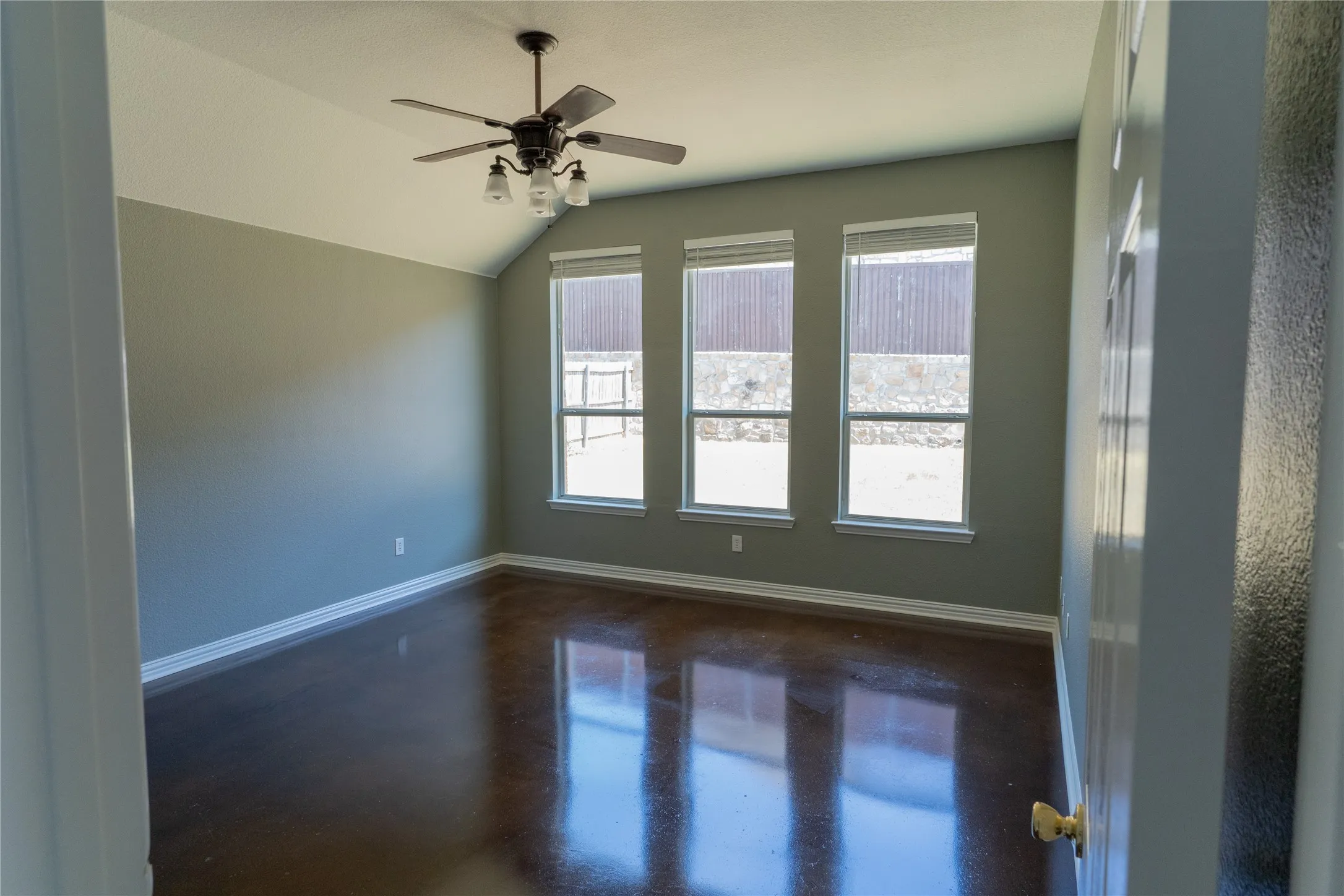 Single Family Residence For Rent in Collin County , 830 Brittany Way, Prosper, Texas 75078, 4 Bedroom, 2 Bathroom, 2 Garage spaces, 2,356 Sqft, built in 2003, mls#21392986, Real Estate Agent in Prosper, Homes For Rent in Collin county, Homes For Rent in Prosper, Realtor in Prosper Texas, Real Estate Brokerage Independent Realty Texas, Luminita Cordes Realtor