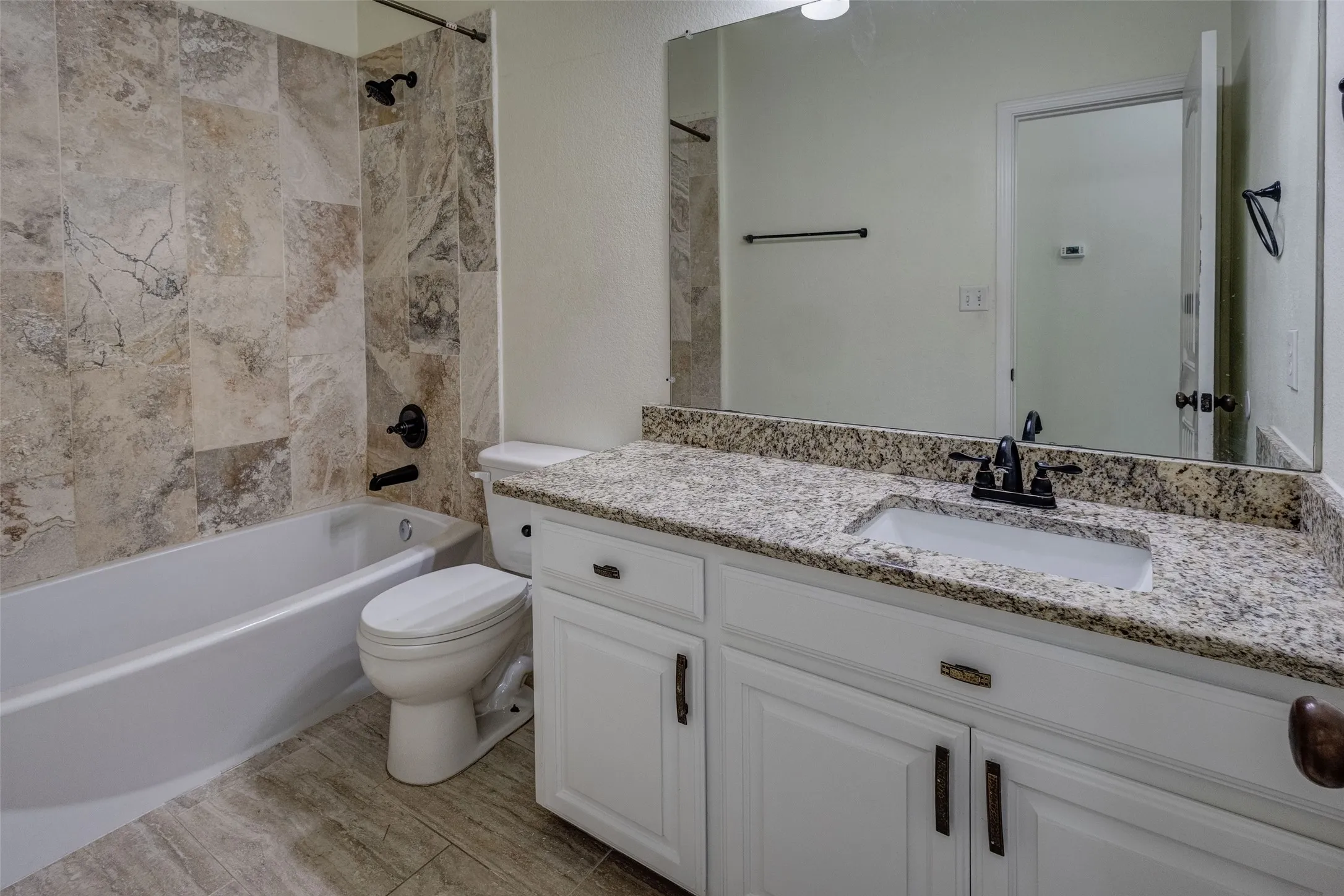 Single Family Residence For Sale in Denton County , 506 Spring Drive, Shady Shores, Texas 76208, 5 Bedroom, 3 Bathroom, 2 Garage spaces, 2,173 Sqft, built in 2005, mls#21390239, Real Estate Agent in Shady Shores, Homes For Sale in Denton county, Homes For Sale in Shady Shores, Realtor in Shady Shores Texas, Real Estate Brokerage Independent Realty Texas, Luminita Cordes Realtor
