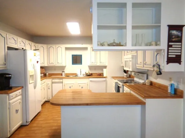 Single Family Residence For Sale in Wood County , 1064 W FM 515, Winnsboro, Texas 75494, 3 Bedroom, 2 Bathroom, 2 Garage spaces, 2,148 Sqft, built in 1995, mls#21392992, Real Estate Agent in Winnsboro, Homes For Sale in Wood county, Homes For Sale in Winnsboro, Realtor in Winnsboro Texas, Real Estate Brokerage Independent Realty Texas, Luminita Cordes Realtor