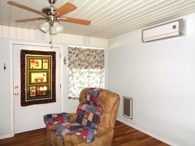 Single Family Residence For Sale in Wood County , 1064 W FM 515, Winnsboro, Texas 75494, 3 Bedroom, 2 Bathroom, 2 Garage spaces, 2,148 Sqft, built in 1995, mls#21392992, Real Estate Agent in Winnsboro, Homes For Sale in Wood county, Homes For Sale in Winnsboro, Realtor in Winnsboro Texas, Real Estate Brokerage Independent Realty Texas, Luminita Cordes Realtor