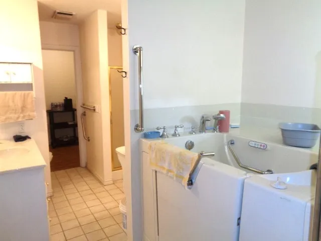 Single Family Residence For Sale in Wood County , 1064 W FM 515, Winnsboro, Texas 75494, 3 Bedroom, 2 Bathroom, 2 Garage spaces, 2,148 Sqft, built in 1995, mls#21392992, Real Estate Agent in Winnsboro, Homes For Sale in Wood county, Homes For Sale in Winnsboro, Realtor in Winnsboro Texas, Real Estate Brokerage Independent Realty Texas, Luminita Cordes Realtor
