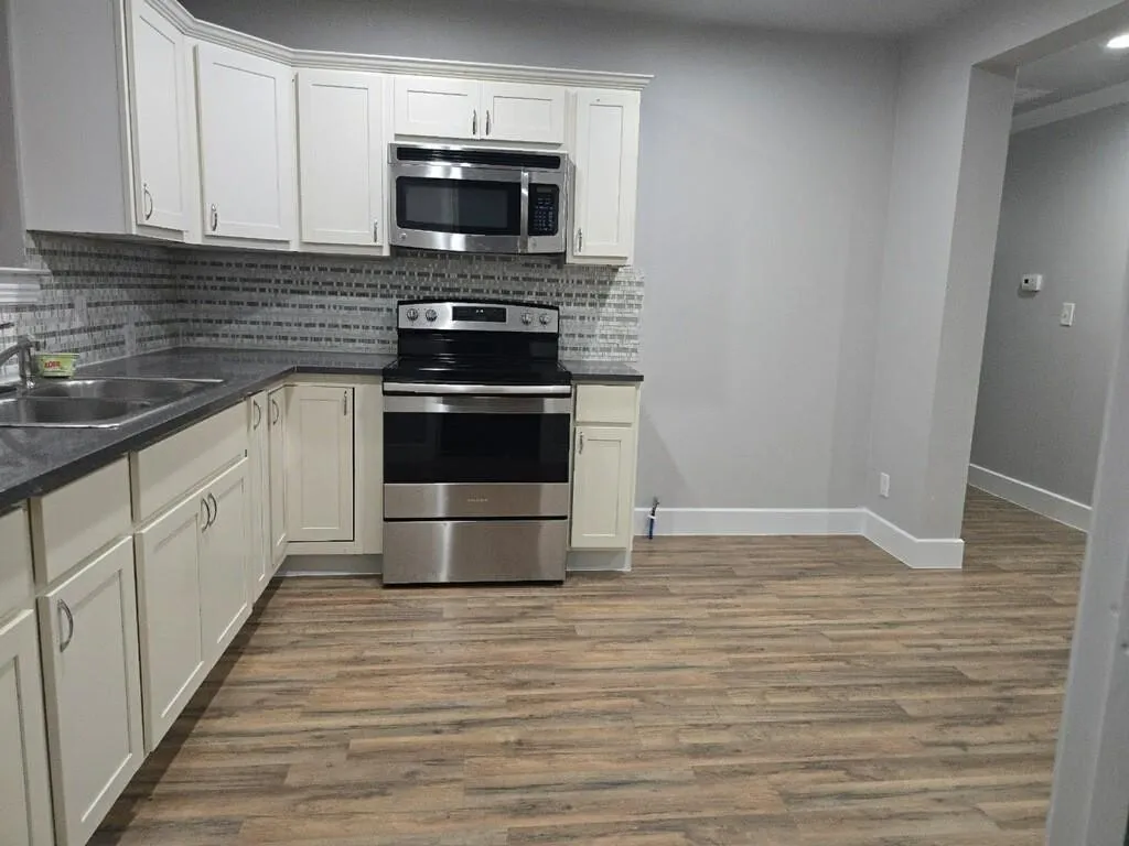 Single Family Residence For Sale in Fannin County , 621 E 8th Street, Bonham, Texas 75418, 3 Bedroom, 2 Bathroom, Garage spaces, 1,256 Sqft, built in 1930, mls#21392996, Real Estate Agent in Bonham, Homes For Sale in Fannin county, Homes For Sale in Bonham, Realtor in Bonham Texas, Real Estate Brokerage Independent Realty Texas, Luminita Cordes Realtor