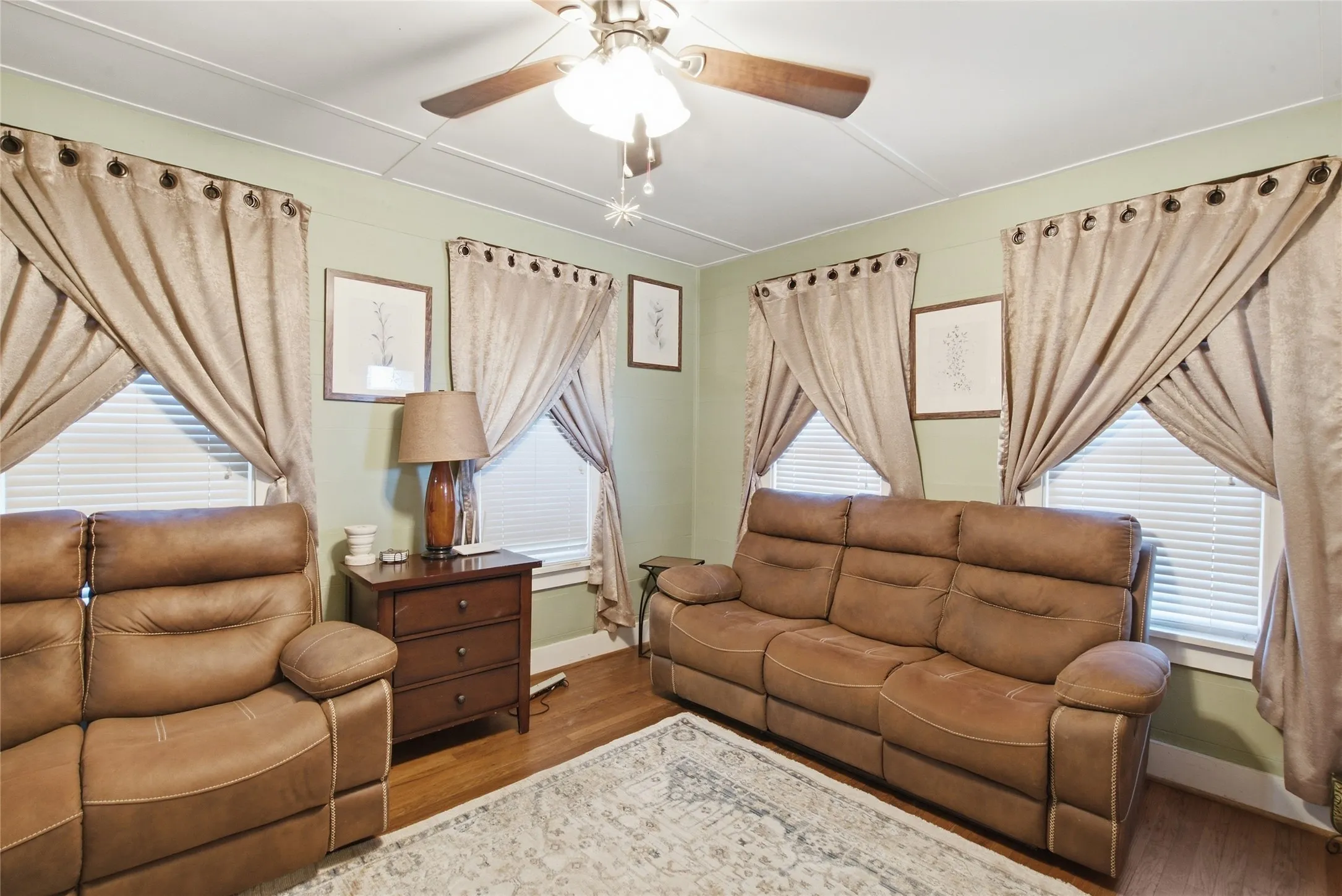 Single Family Residence For Sale in Young County , 1326 4th Street, Graham, Texas 76450, 2 Bedroom, 1 Bathroom, 1 Garage spaces, 753 Sqft, built in 1940, mls#21392850, Real Estate Agent in Graham, Homes For Sale in Young county, Homes For Sale in Graham, Realtor in Graham Texas, Real Estate Brokerage Independent Realty Texas, Luminita Cordes Realtor