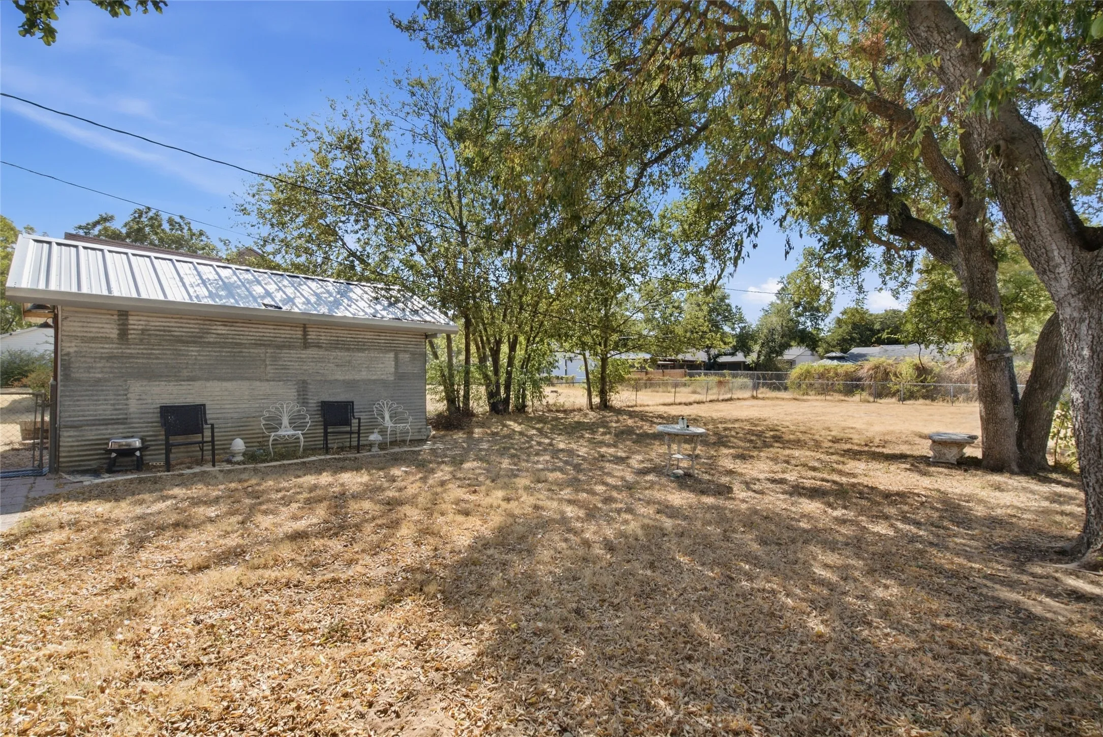 Single Family Residence For Sale in Young County , 1326 4th Street, Graham, Texas 76450, 2 Bedroom, 1 Bathroom, 1 Garage spaces, 753 Sqft, built in 1940, mls#21392850, Real Estate Agent in Graham, Homes For Sale in Young county, Homes For Sale in Graham, Realtor in Graham Texas, Real Estate Brokerage Independent Realty Texas, Luminita Cordes Realtor