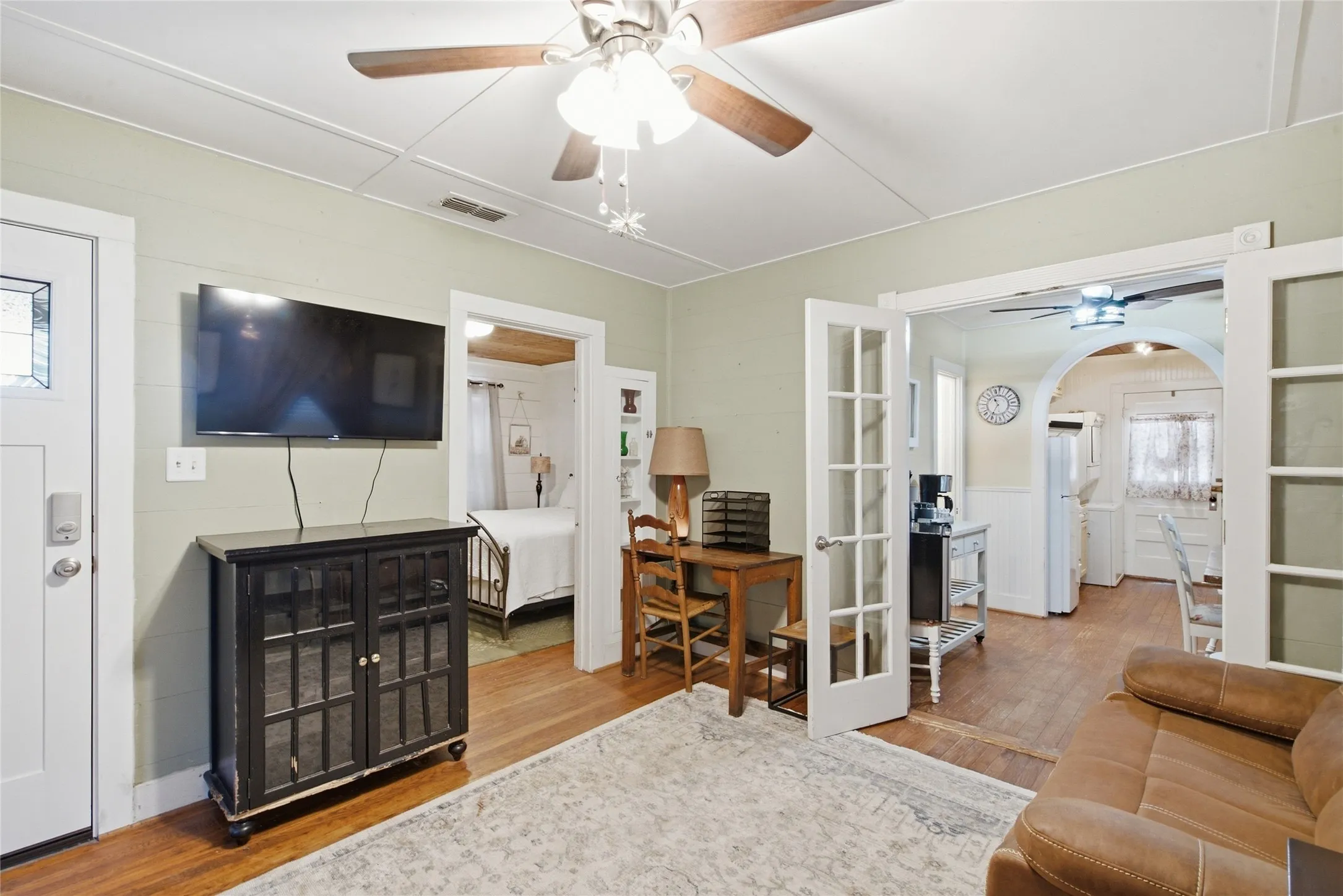 Single Family Residence For Sale in Young County , 1326 4th Street, Graham, Texas 76450, 2 Bedroom, 1 Bathroom, 1 Garage spaces, 753 Sqft, built in 1940, mls#21392850, Real Estate Agent in Graham, Homes For Sale in Young county, Homes For Sale in Graham, Realtor in Graham Texas, Real Estate Brokerage Independent Realty Texas, Luminita Cordes Realtor