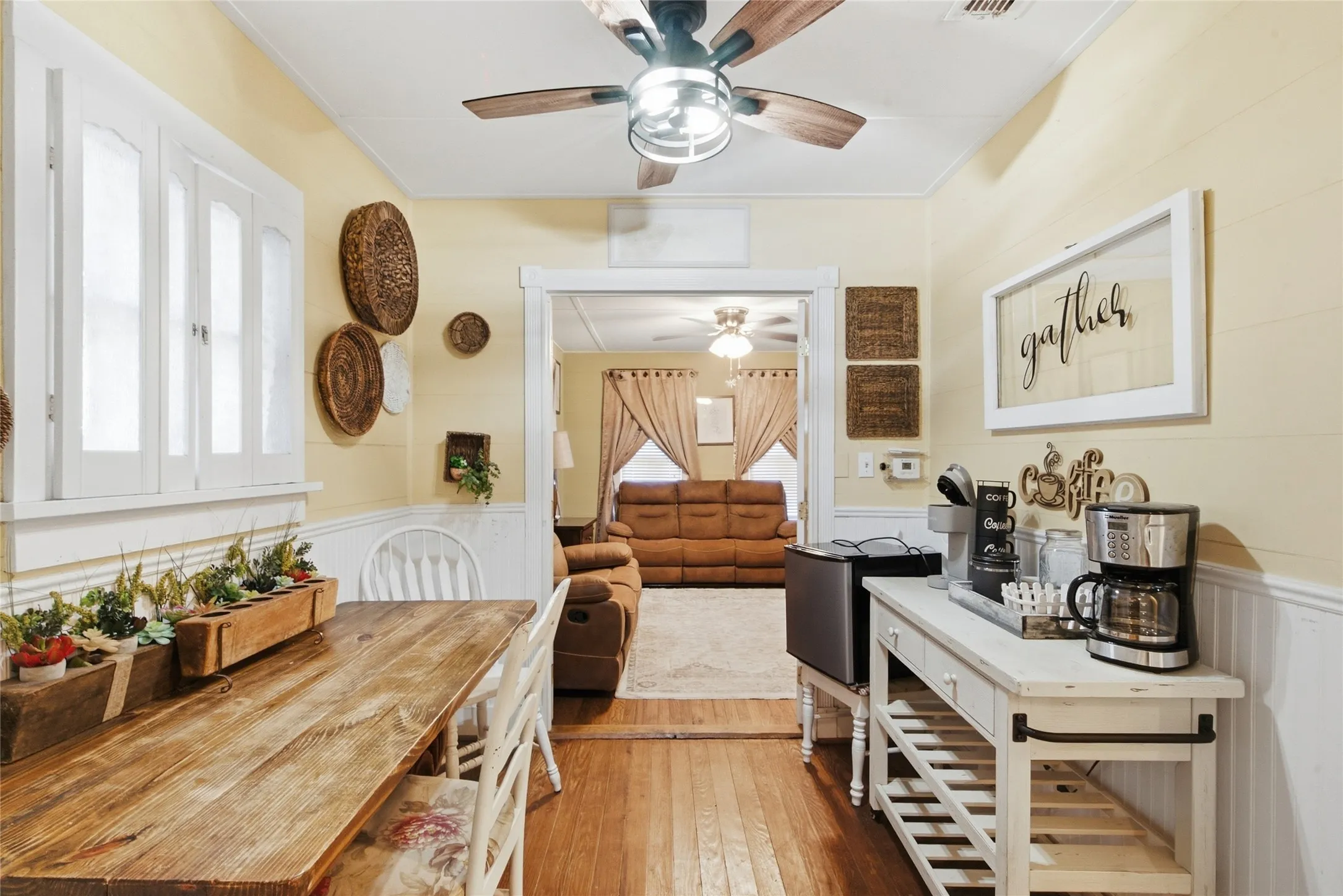 Single Family Residence For Sale in Young County , 1326 4th Street, Graham, Texas 76450, 2 Bedroom, 1 Bathroom, 1 Garage spaces, 753 Sqft, built in 1940, mls#21392850, Real Estate Agent in Graham, Homes For Sale in Young county, Homes For Sale in Graham, Realtor in Graham Texas, Real Estate Brokerage Independent Realty Texas, Luminita Cordes Realtor