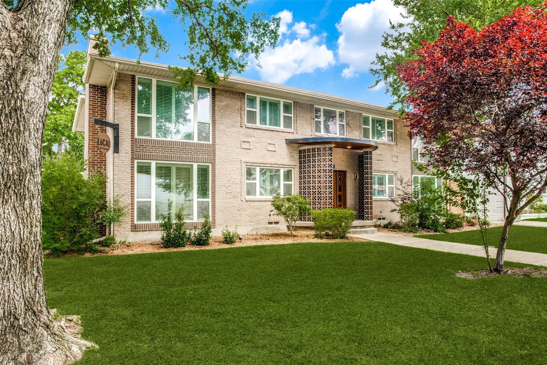 Apartment For Rent in Dallas County , 4403 Cole Avenue 4, Dallas, Texas 75205, 2 Bedroom, 1 Bathroom, Garage spaces, 1,015 Sqft, built in 1960, mls#21392791, Real Estate Agent in Dallas, Homes For Rent in Dallas county, Homes For Rent in Dallas, Realtor in Dallas Texas, Real Estate Brokerage Independent Realty Texas, Luminita Cordes Realtor