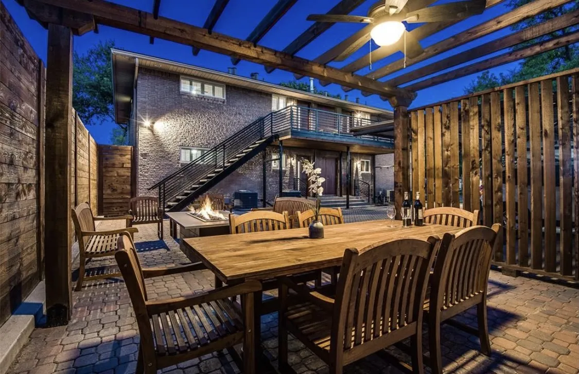 Apartment For Rent in Dallas County , 4403 Cole Avenue 4, Dallas, Texas 75205, 2 Bedroom, 1 Bathroom, Garage spaces, 1,015 Sqft, built in 1960, mls#21392791, Real Estate Agent in Dallas, Homes For Rent in Dallas county, Homes For Rent in Dallas, Realtor in Dallas Texas, Real Estate Brokerage Independent Realty Texas, Luminita Cordes Realtor