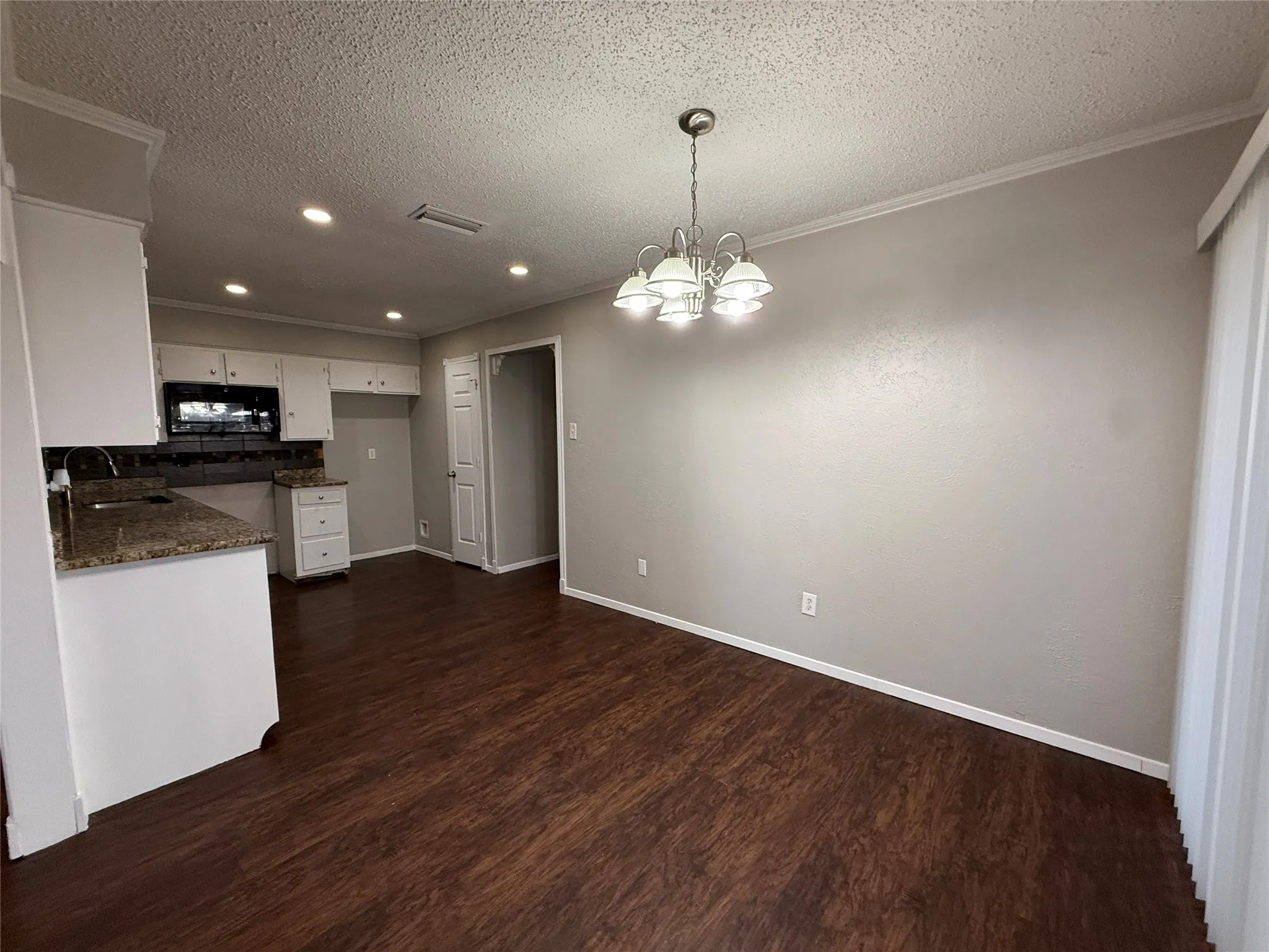 Single Family Residence For Rent in Dallas County , 1407 La Fonda Drive, Seagoville, Texas 75159, 3 Bedroom, 2 Bathroom, 2 Garage spaces, 1,176 Sqft, built in 1979, mls#21392999, Real Estate Agent in Seagoville, Homes For Rent in Dallas county, Homes For Rent in Seagoville, Realtor in Seagoville Texas, Real Estate Brokerage Independent Realty Texas, Luminita Cordes Realtor