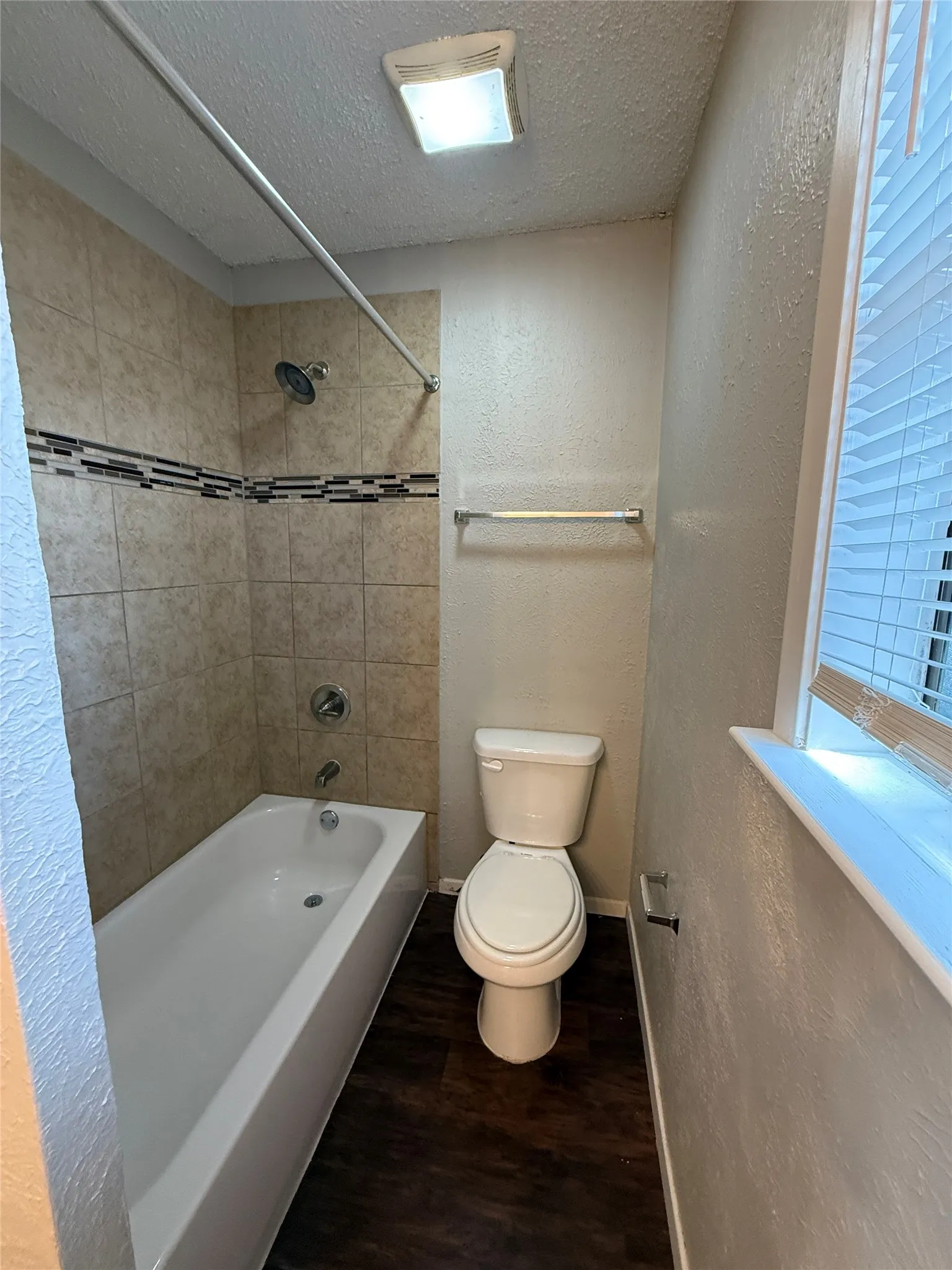 Single Family Residence For Rent in Dallas County , 1407 La Fonda Drive, Seagoville, Texas 75159, 3 Bedroom, 2 Bathroom, 2 Garage spaces, 1,176 Sqft, built in 1979, mls#21392999, Real Estate Agent in Seagoville, Homes For Rent in Dallas county, Homes For Rent in Seagoville, Realtor in Seagoville Texas, Real Estate Brokerage Independent Realty Texas, Luminita Cordes Realtor