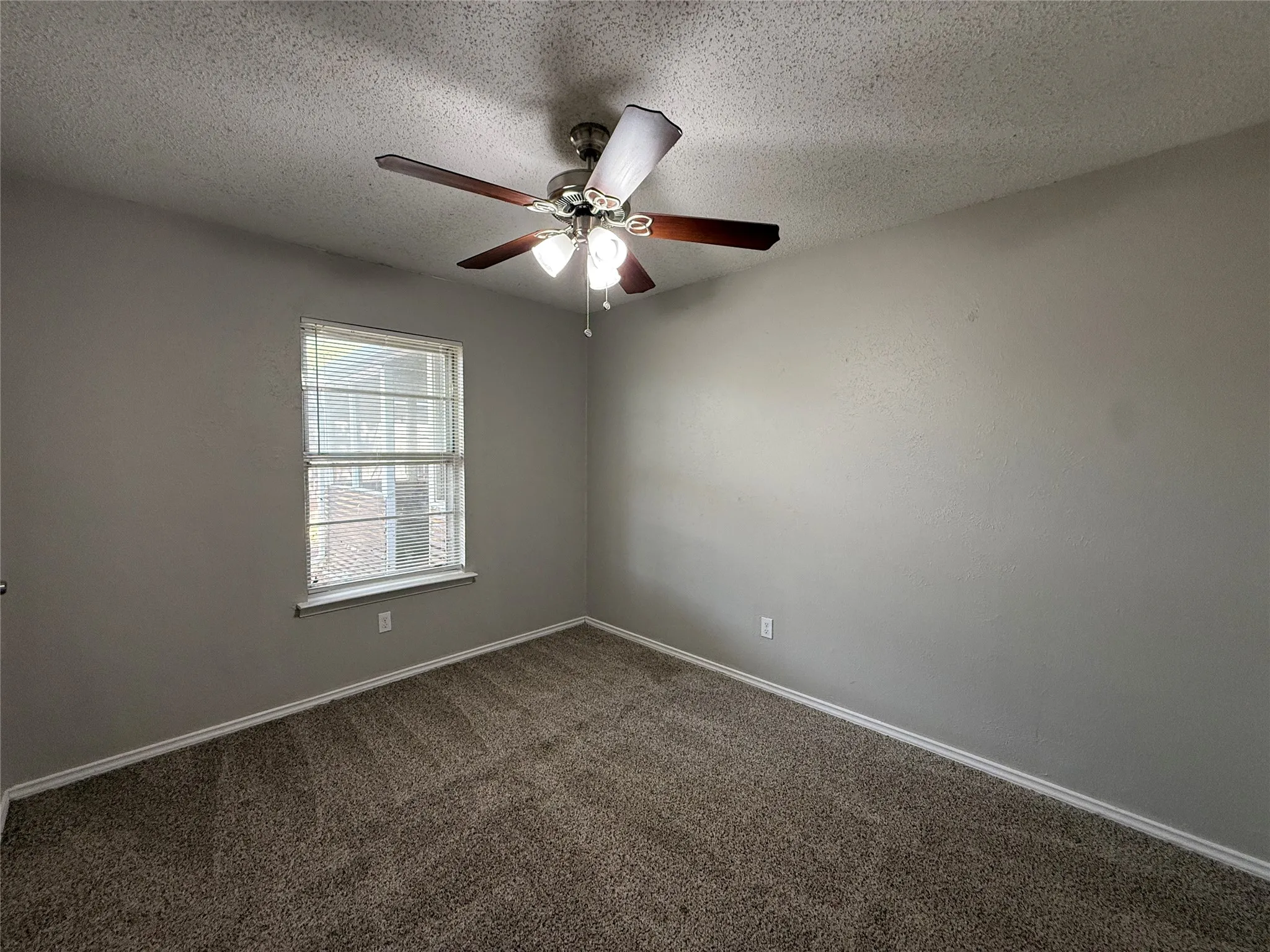 Single Family Residence For Rent in Dallas County , 1407 La Fonda Drive, Seagoville, Texas 75159, 3 Bedroom, 2 Bathroom, 2 Garage spaces, 1,176 Sqft, built in 1979, mls#21392999, Real Estate Agent in Seagoville, Homes For Rent in Dallas county, Homes For Rent in Seagoville, Realtor in Seagoville Texas, Real Estate Brokerage Independent Realty Texas, Luminita Cordes Realtor
