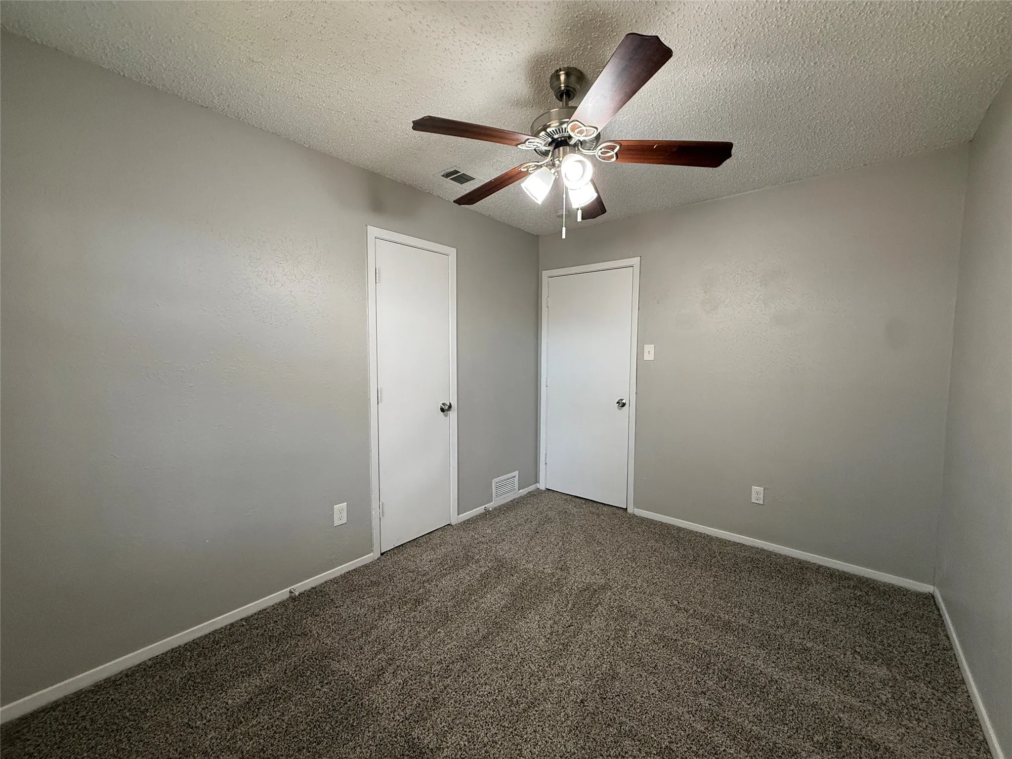 Single Family Residence For Rent in Dallas County , 1407 La Fonda Drive, Seagoville, Texas 75159, 3 Bedroom, 2 Bathroom, 2 Garage spaces, 1,176 Sqft, built in 1979, mls#21392999, Real Estate Agent in Seagoville, Homes For Rent in Dallas county, Homes For Rent in Seagoville, Realtor in Seagoville Texas, Real Estate Brokerage Independent Realty Texas, Luminita Cordes Realtor
