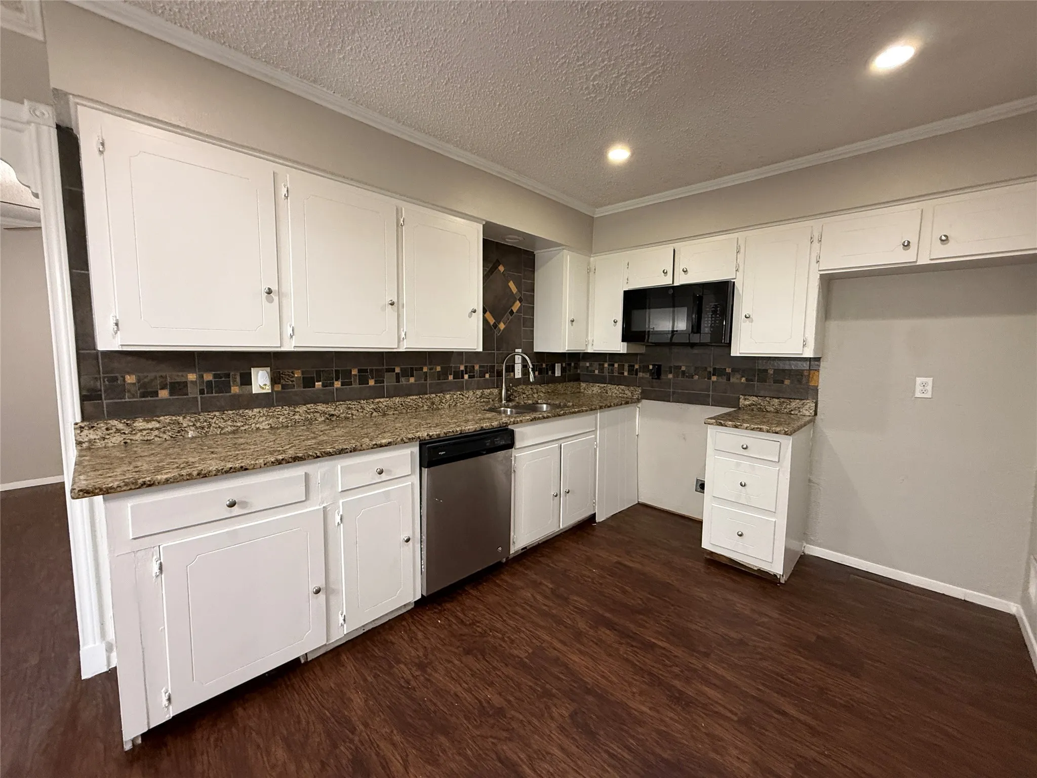 Single Family Residence For Rent in Dallas County , 1407 La Fonda Drive, Seagoville, Texas 75159, 3 Bedroom, 2 Bathroom, 2 Garage spaces, 1,176 Sqft, built in 1979, mls#21392999, Real Estate Agent in Seagoville, Homes For Rent in Dallas county, Homes For Rent in Seagoville, Realtor in Seagoville Texas, Real Estate Brokerage Independent Realty Texas, Luminita Cordes Realtor