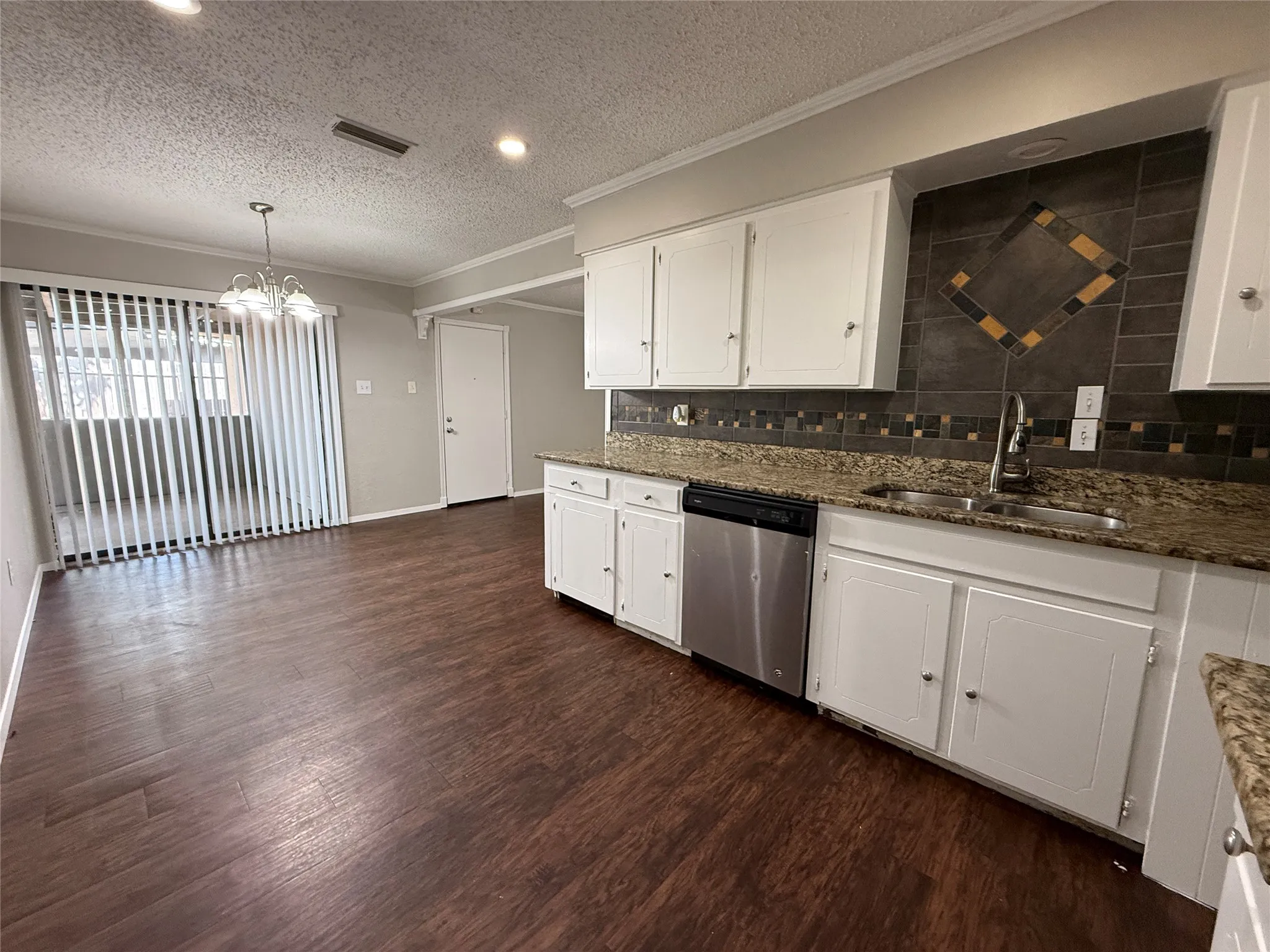 Single Family Residence For Rent in Dallas County , 1407 La Fonda Drive, Seagoville, Texas 75159, 3 Bedroom, 2 Bathroom, 2 Garage spaces, 1,176 Sqft, built in 1979, mls#21392999, Real Estate Agent in Seagoville, Homes For Rent in Dallas county, Homes For Rent in Seagoville, Realtor in Seagoville Texas, Real Estate Brokerage Independent Realty Texas, Luminita Cordes Realtor