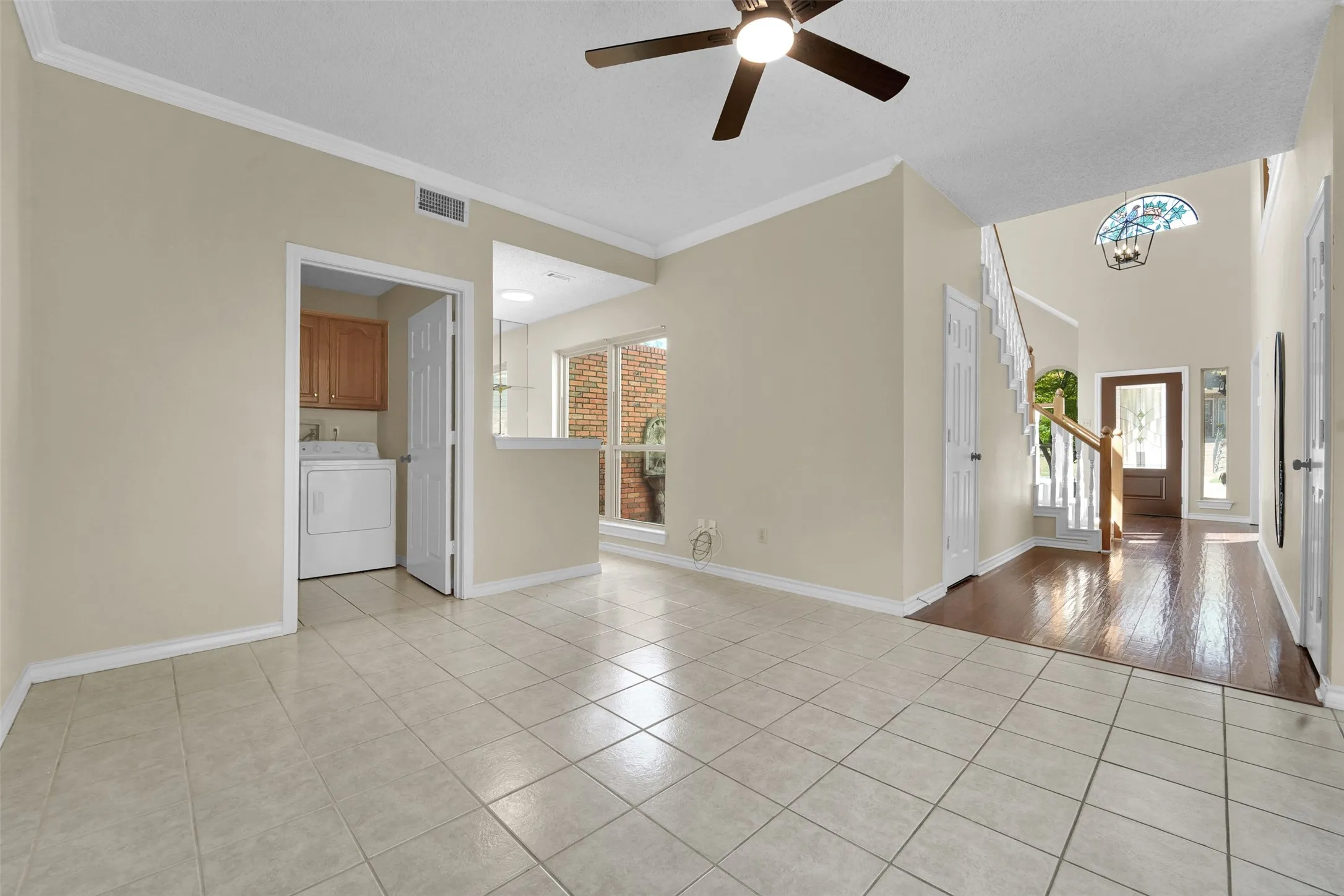 Single Family Residence For Sale in Collin County , 1920 Keystone Drive, Plano, Texas 75075, 3 Bedroom, 3 Bathroom, 2 Garage spaces, 2,192 Sqft, built in 1986, mls#21392359, Real Estate Agent in Plano, Homes For Sale in Collin county, Homes For Sale in Plano, Realtor in Plano Texas, Real Estate Brokerage Independent Realty Texas, Luminita Cordes Realtor