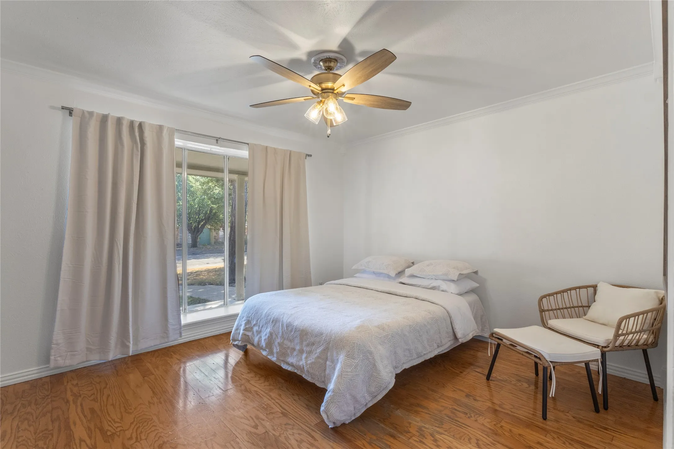 Single Family Residence For Sale in Dallas County , 607 Parkwood Circle, Duncanville, Texas 75116, 4 Bedroom, 3 Bathroom, 2 Garage spaces, 2,324 Sqft, built in 1971, mls#21393003, Real Estate Agent in Duncanville, Homes For Sale in Dallas county, Homes For Sale in Duncanville, Realtor in Duncanville Texas, Real Estate Brokerage Independent Realty Texas, Luminita Cordes Realtor
