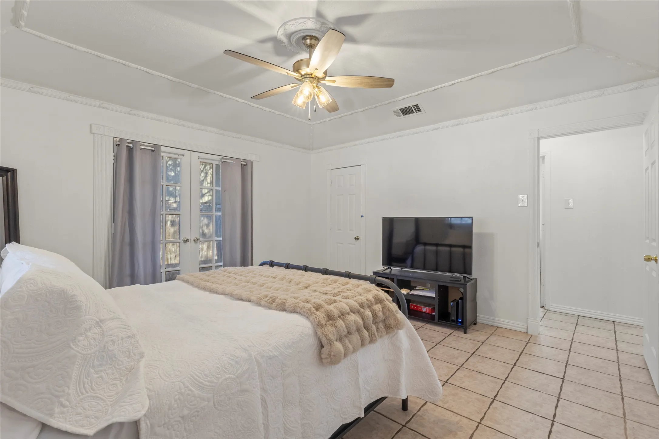 Single Family Residence For Sale in Dallas County , 607 Parkwood Circle, Duncanville, Texas 75116, 4 Bedroom, 3 Bathroom, 2 Garage spaces, 2,324 Sqft, built in 1971, mls#21393003, Real Estate Agent in Duncanville, Homes For Sale in Dallas county, Homes For Sale in Duncanville, Realtor in Duncanville Texas, Real Estate Brokerage Independent Realty Texas, Luminita Cordes Realtor