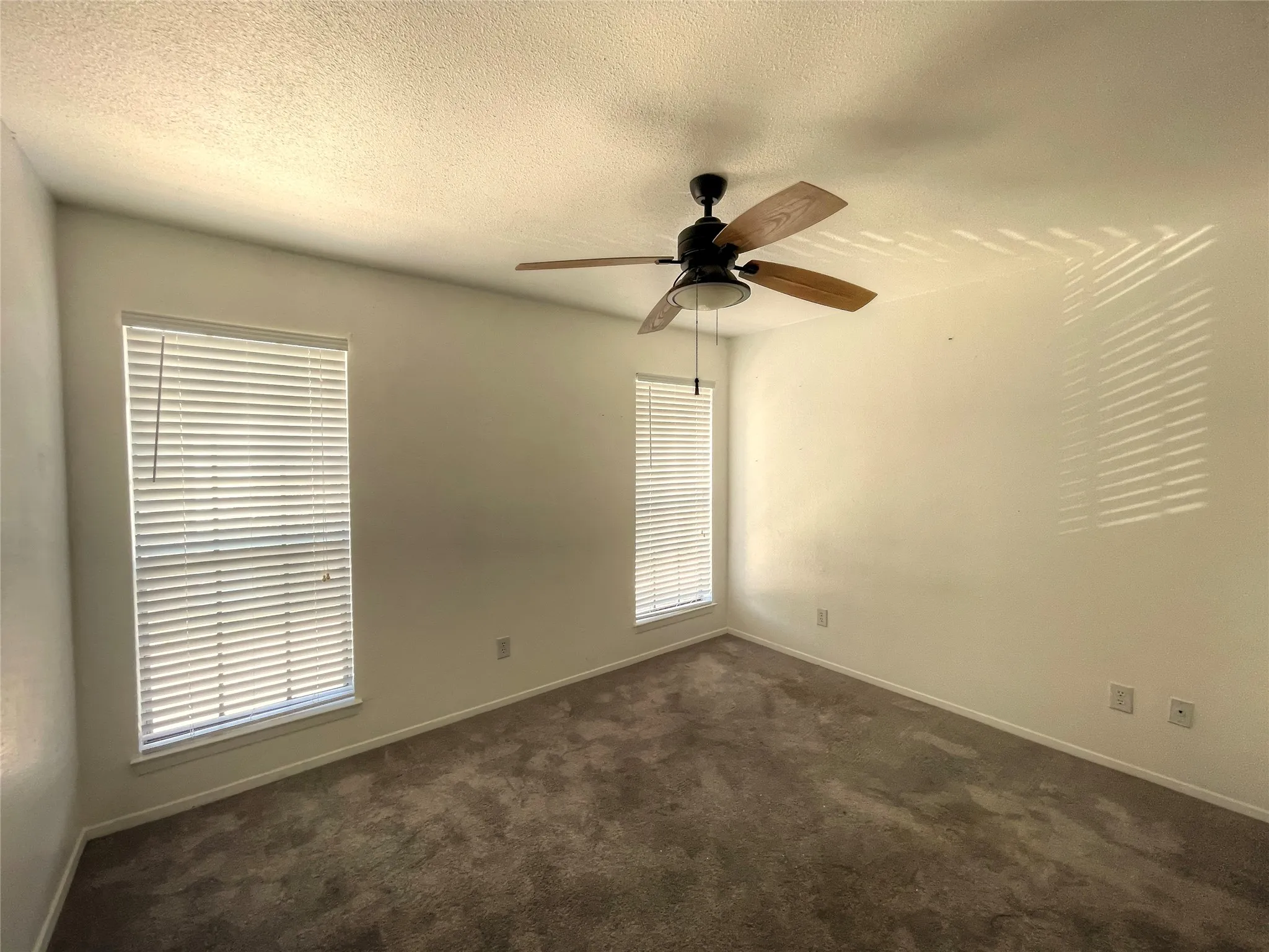 Townhouse For Rent in Tarrant County , 1032 Mckinley Street B, Benbrook, Texas 76126, 2 Bedroom, 2 Bathroom, Garage spaces, 4,320 Sqft, built in 1979, mls#21393004, Real Estate Agent in Benbrook, Homes For Rent in Tarrant county, Homes For Rent in Benbrook, Realtor in Benbrook Texas, Real Estate Brokerage Independent Realty Texas, Luminita Cordes Realtor