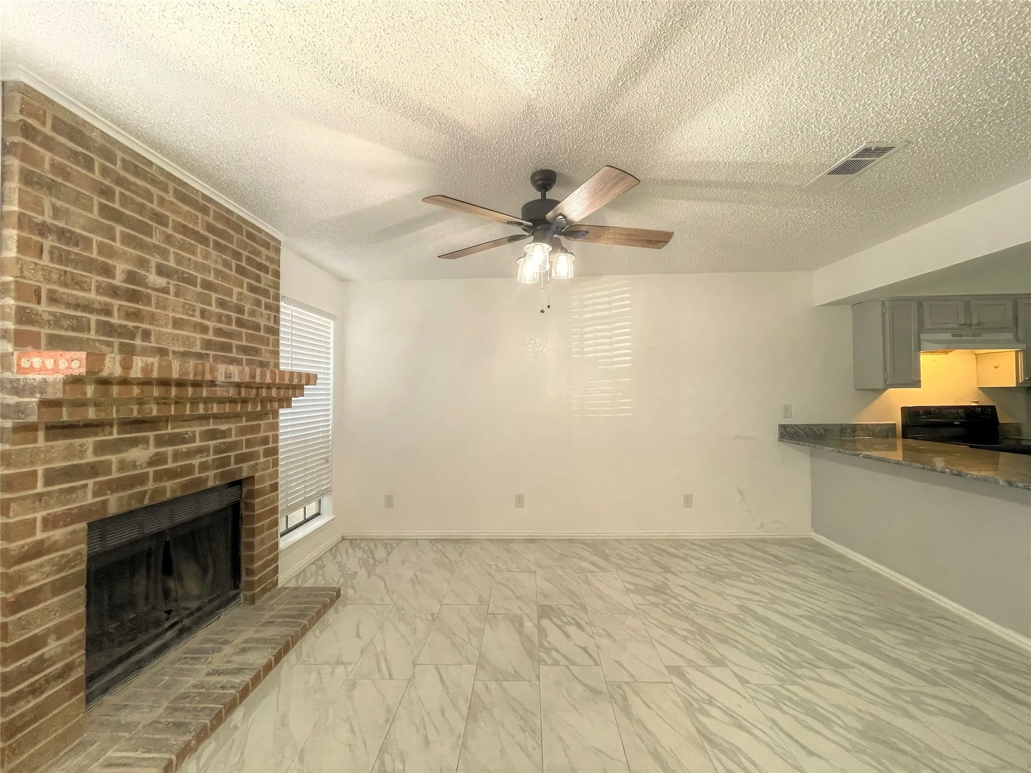 Townhouse For Rent in Tarrant County , 1032 Mckinley Street B, Benbrook, Texas 76126, 2 Bedroom, 2 Bathroom, Garage spaces, 4,320 Sqft, built in 1979, mls#21393004, Real Estate Agent in Benbrook, Homes For Rent in Tarrant county, Homes For Rent in Benbrook, Realtor in Benbrook Texas, Real Estate Brokerage Independent Realty Texas, Luminita Cordes Realtor