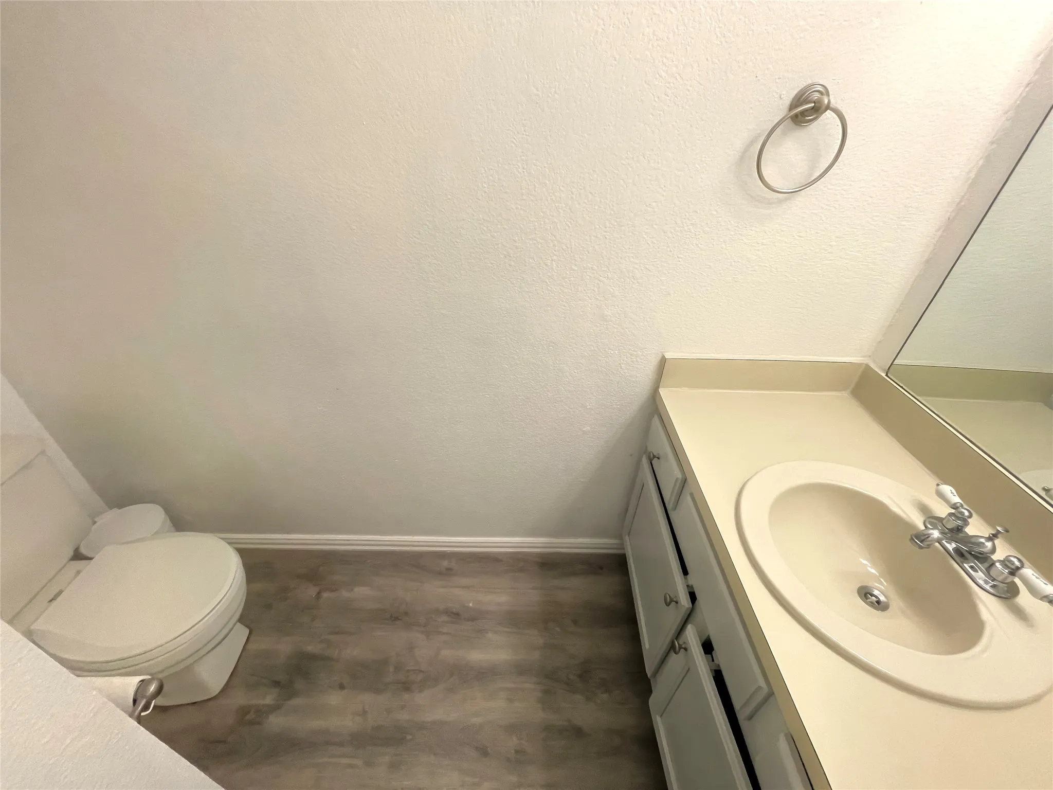 Townhouse For Rent in Tarrant County , 1032 Mckinley Street B, Benbrook, Texas 76126, 2 Bedroom, 2 Bathroom, Garage spaces, 4,320 Sqft, built in 1979, mls#21393004, Real Estate Agent in Benbrook, Homes For Rent in Tarrant county, Homes For Rent in Benbrook, Realtor in Benbrook Texas, Real Estate Brokerage Independent Realty Texas, Luminita Cordes Realtor
