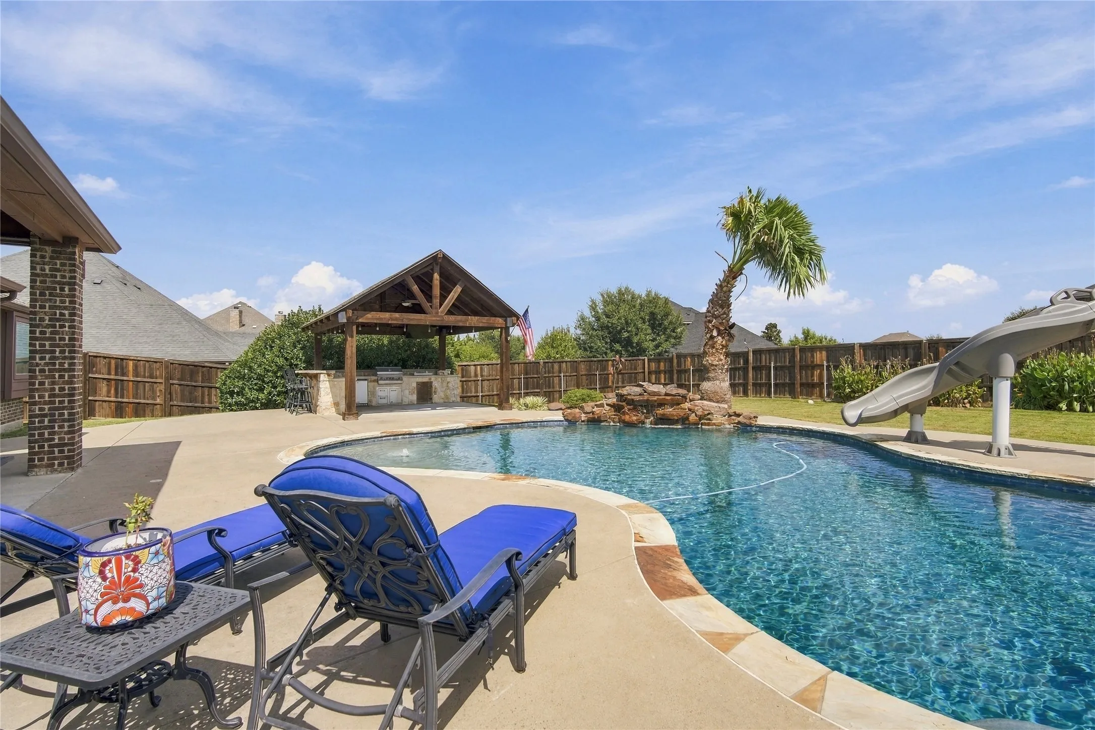 Single Family Residence For Sale in Ellis County , 113 Claremont Drive, Ovilla, Texas 75154, 4 Bedroom, 4 Bathroom, 2 Garage spaces, 3,893 Sqft, built in 2015, mls#21393005, Real Estate Agent in Ovilla, Homes For Sale in Ellis county, Homes For Sale in Ovilla, Realtor in Ovilla Texas, Real Estate Brokerage Independent Realty Texas, Luminita Cordes Realtor