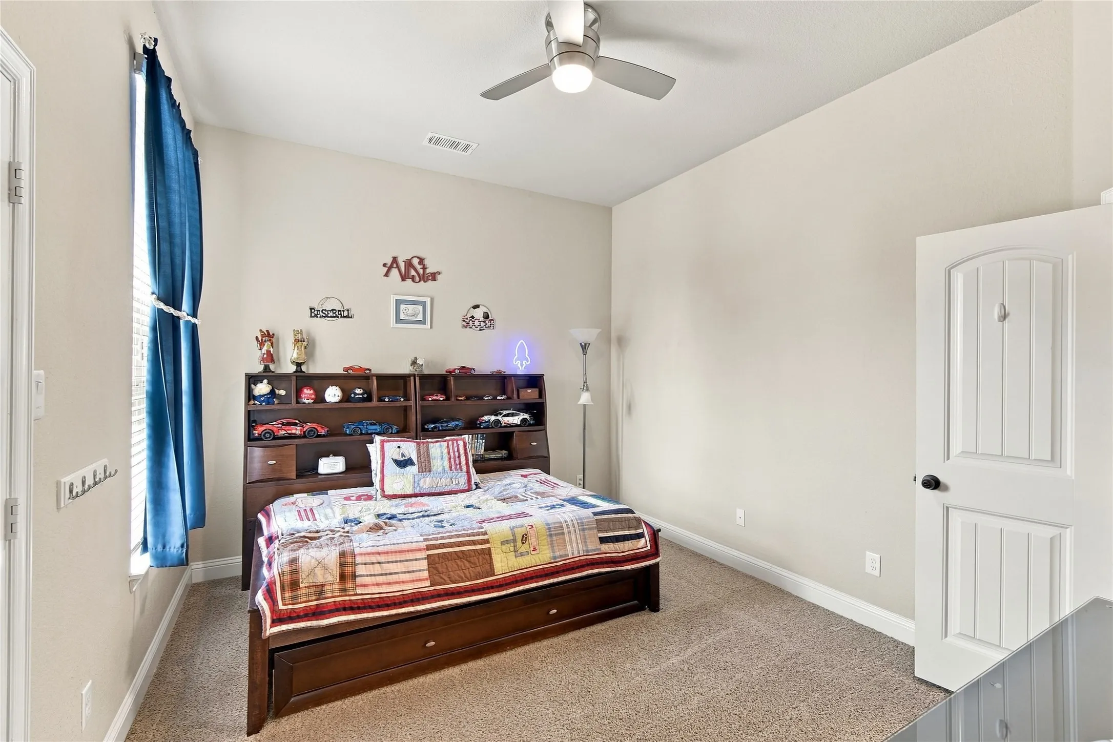 Single Family Residence For Sale in Ellis County , 113 Claremont Drive, Ovilla, Texas 75154, 4 Bedroom, 4 Bathroom, 2 Garage spaces, 3,893 Sqft, built in 2015, mls#21393005, Real Estate Agent in Ovilla, Homes For Sale in Ellis county, Homes For Sale in Ovilla, Realtor in Ovilla Texas, Real Estate Brokerage Independent Realty Texas, Luminita Cordes Realtor