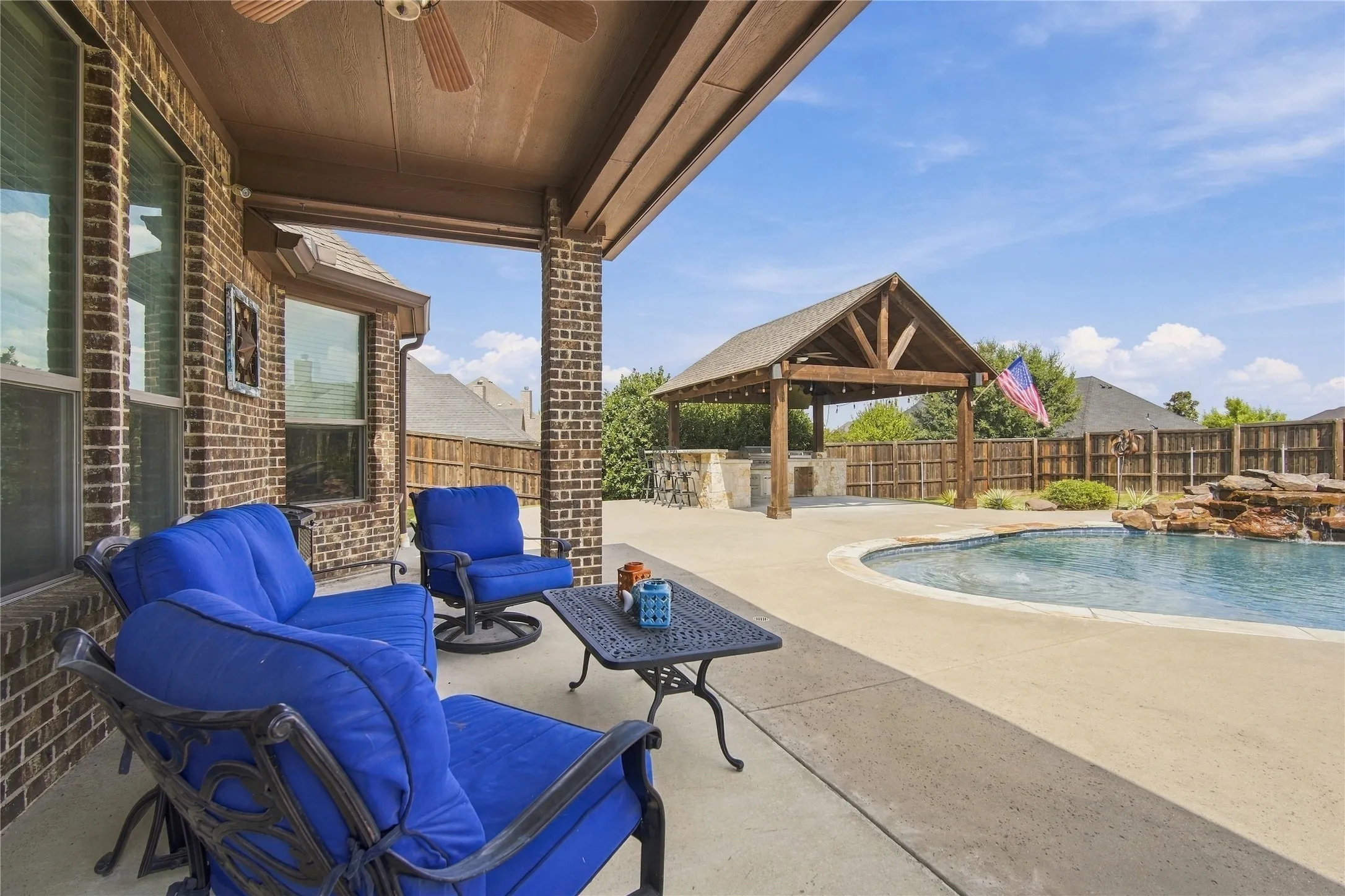 Single Family Residence For Sale in Ellis County , 113 Claremont Drive, Ovilla, Texas 75154, 4 Bedroom, 4 Bathroom, 2 Garage spaces, 3,893 Sqft, built in 2015, mls#21393005, Real Estate Agent in Ovilla, Homes For Sale in Ellis county, Homes For Sale in Ovilla, Realtor in Ovilla Texas, Real Estate Brokerage Independent Realty Texas, Luminita Cordes Realtor