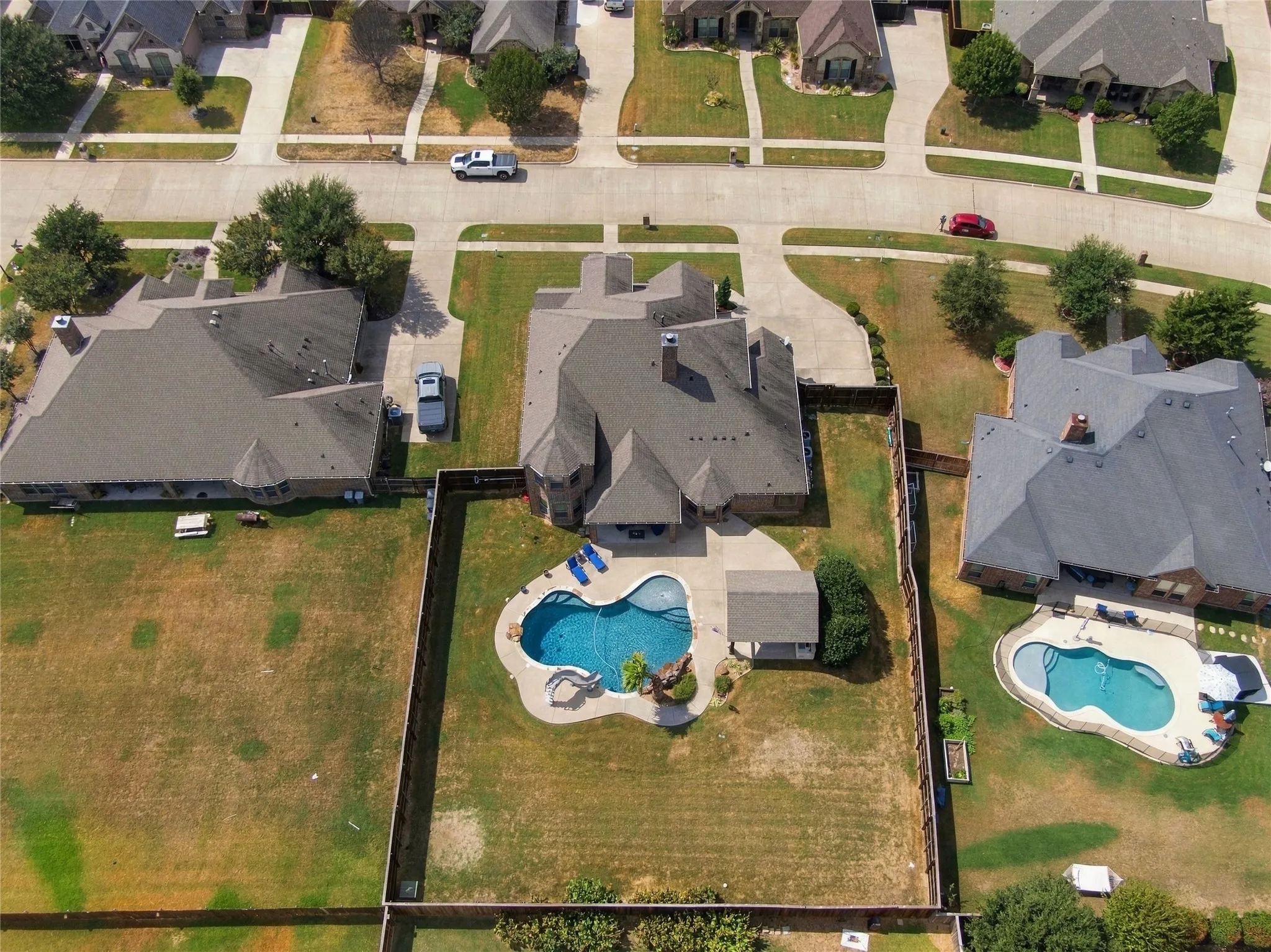 Single Family Residence For Sale in Ellis County , 113 Claremont Drive, Ovilla, Texas 75154, 4 Bedroom, 4 Bathroom, 2 Garage spaces, 3,893 Sqft, built in 2015, mls#21393005, Real Estate Agent in Ovilla, Homes For Sale in Ellis county, Homes For Sale in Ovilla, Realtor in Ovilla Texas, Real Estate Brokerage Independent Realty Texas, Luminita Cordes Realtor