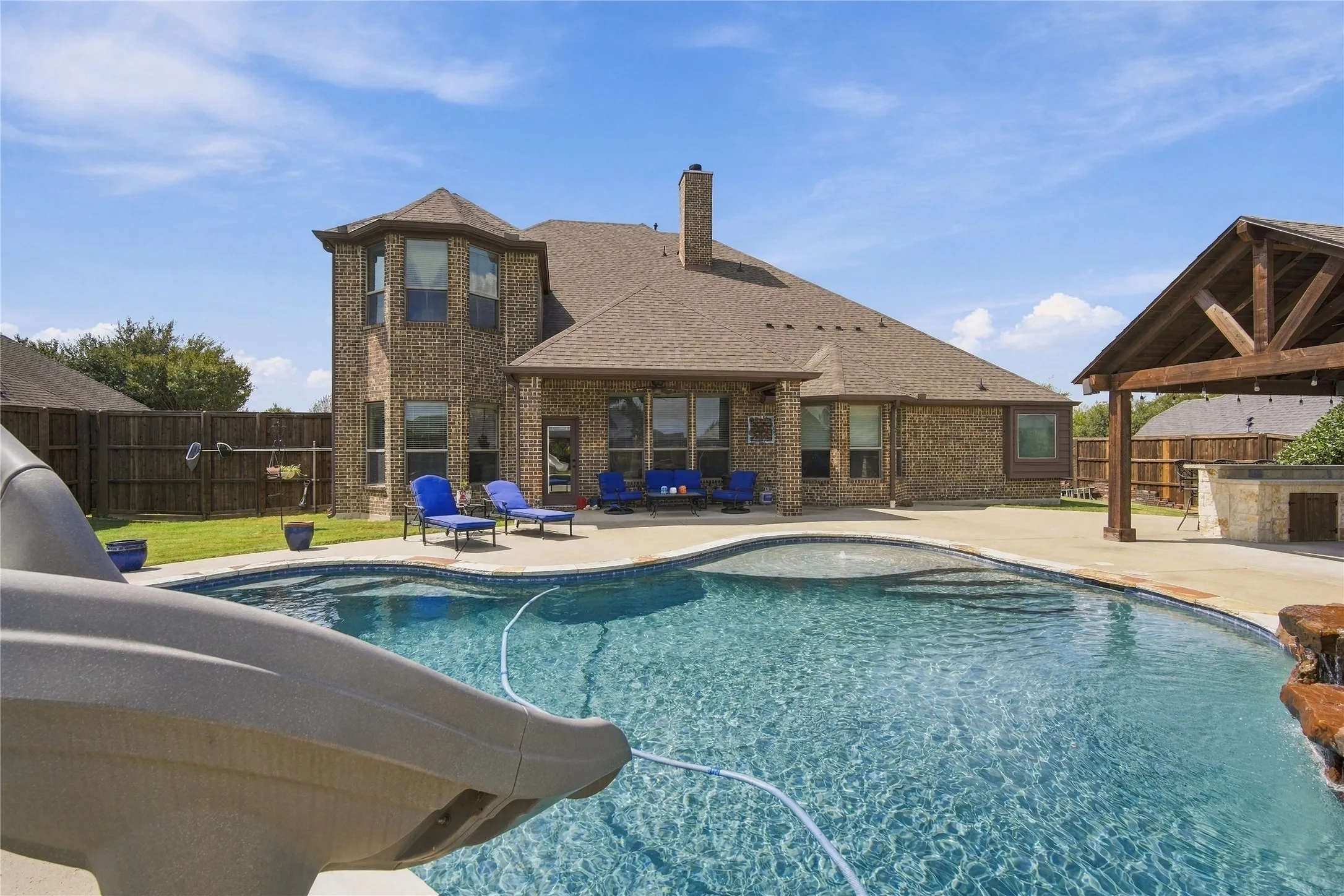 Single Family Residence For Sale in Ellis County , 113 Claremont Drive, Ovilla, Texas 75154, 4 Bedroom, 4 Bathroom, 2 Garage spaces, 3,893 Sqft, built in 2015, mls#21393005, Real Estate Agent in Ovilla, Homes For Sale in Ellis county, Homes For Sale in Ovilla, Realtor in Ovilla Texas, Real Estate Brokerage Independent Realty Texas, Luminita Cordes Realtor