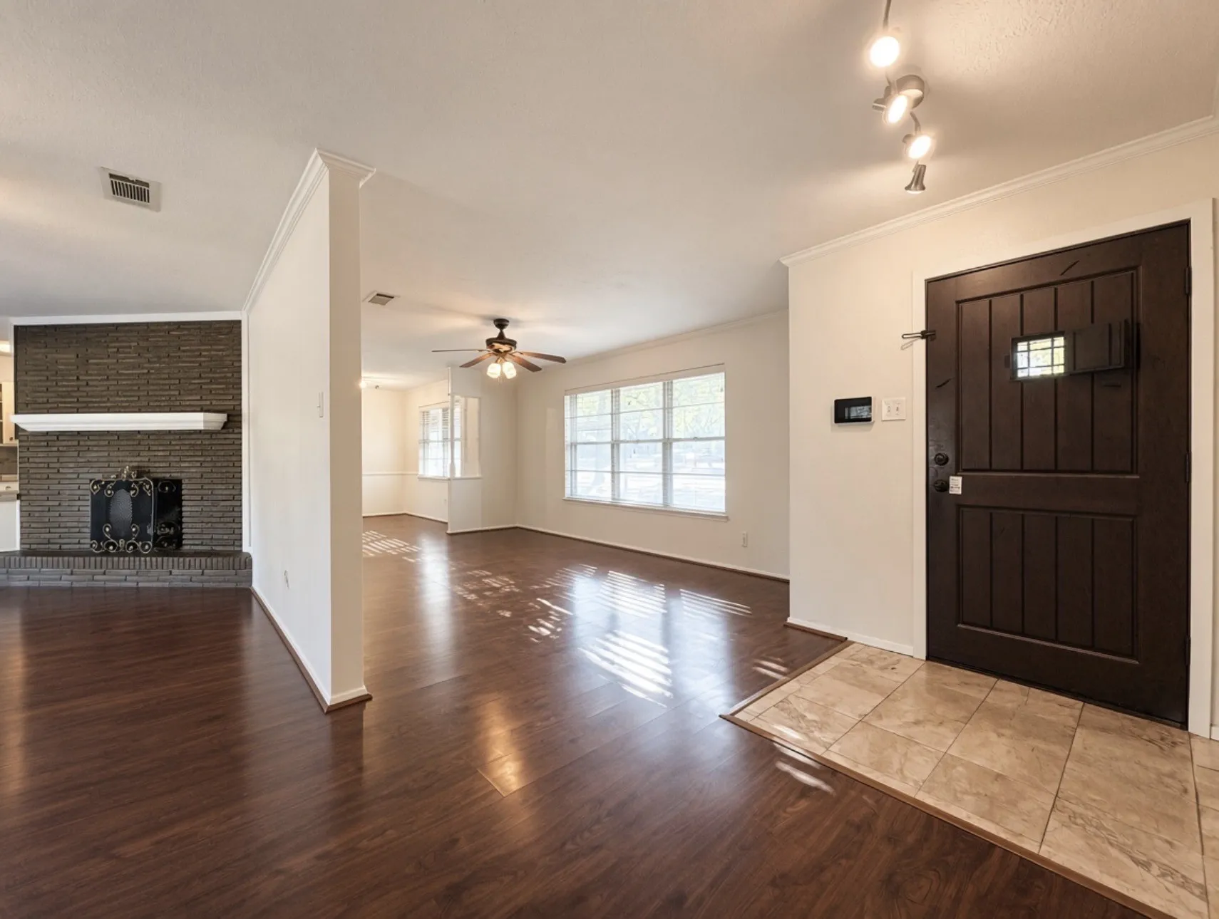 Single Family Residence For Sale in Mc Lennan County , 4500 Idylwood Lane, Waco, Texas 76705, 4 Bedroom, 3 Bathroom, Garage spaces, 2,375 Sqft, built in 1964, mls#21391380, Real Estate Agent in Waco, Homes For Sale in Mc Lennan county, Homes For Sale in Waco, Realtor in Waco Texas, Real Estate Brokerage Independent Realty Texas, Luminita Cordes Realtor