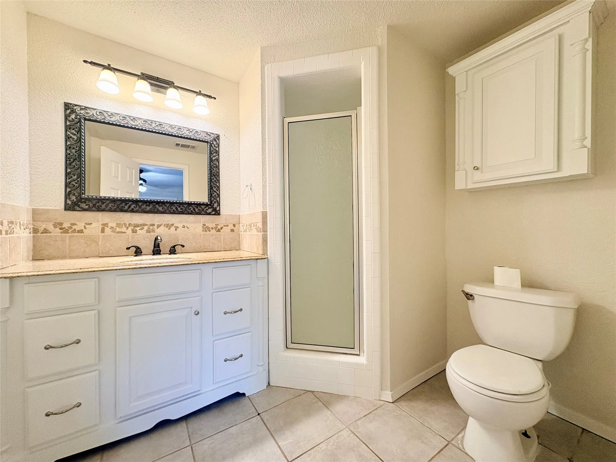 Primary 1 Bathroom