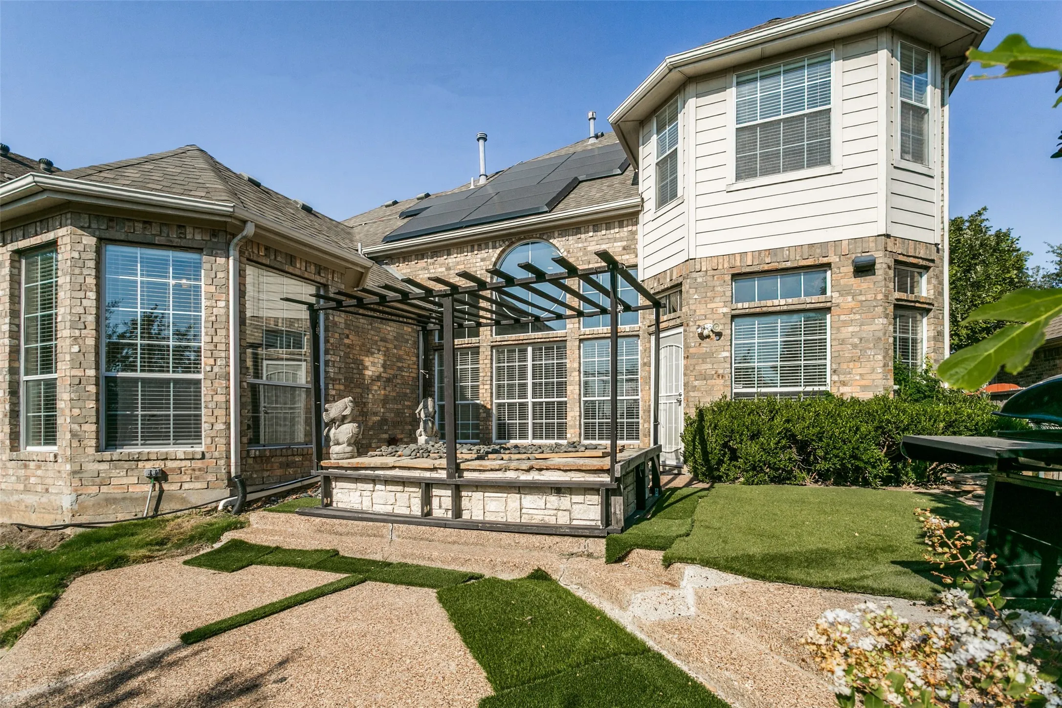 Single Family Residence For Rent in Dallas County , 9028 Bottlebrush Lane, Irving, Texas 75063, 4 Bedroom, 3 Bathroom, 2 Garage spaces, 2,982 Sqft, built in 2001, mls#21391632, Real Estate Agent in Irving, Homes For Rent in Dallas county, Homes For Rent in Irving, Realtor in Irving Texas, Real Estate Brokerage Independent Realty Texas, Luminita Cordes Realtor