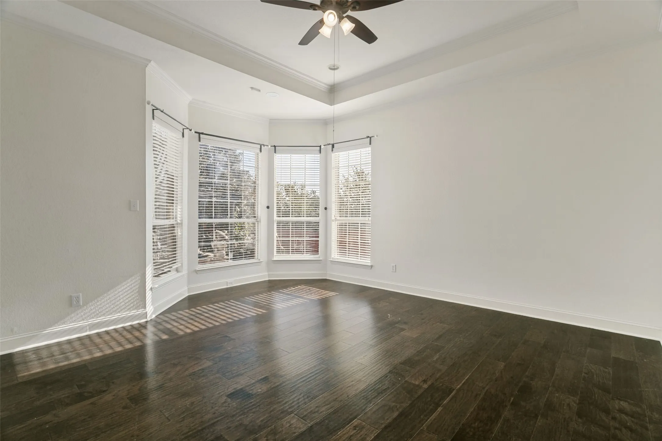 Single Family Residence For Rent in Dallas County , 9028 Bottlebrush Lane, Irving, Texas 75063, 4 Bedroom, 3 Bathroom, 2 Garage spaces, 2,982 Sqft, built in 2001, mls#21391632, Real Estate Agent in Irving, Homes For Rent in Dallas county, Homes For Rent in Irving, Realtor in Irving Texas, Real Estate Brokerage Independent Realty Texas, Luminita Cordes Realtor