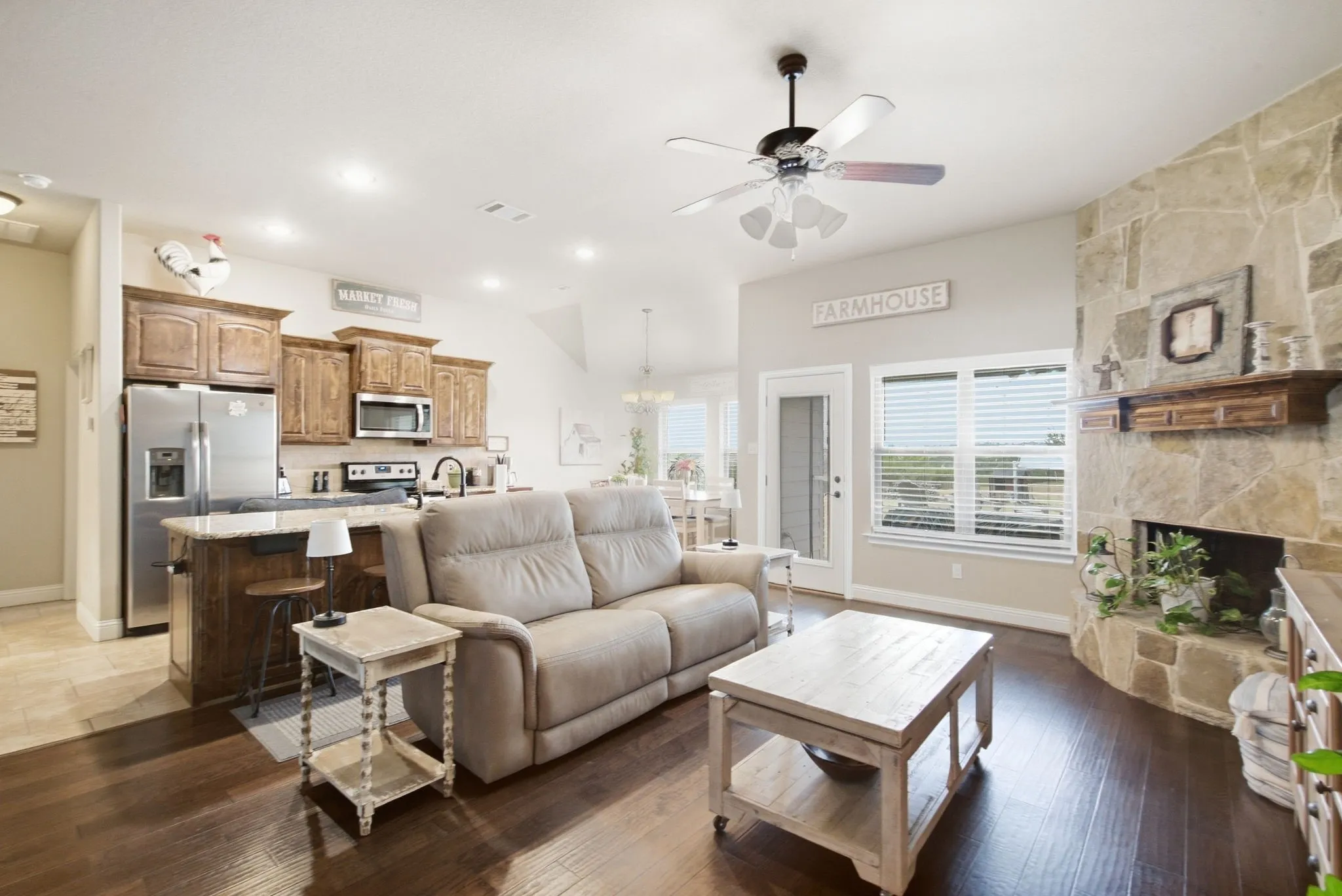 Single Family Residence For Sale in Parker County , 210 Timber Valley Court, Weatherford, Texas 76085, 3 Bedroom, 2 Bathroom, 2 Garage spaces, 1,600 Sqft, built in 2018, mls#21391157, Real Estate Agent in Weatherford, Homes For Sale in Parker county, Homes For Sale in Weatherford, Realtor in Weatherford Texas, Real Estate Brokerage Independent Realty Texas, Luminita Cordes Realtor