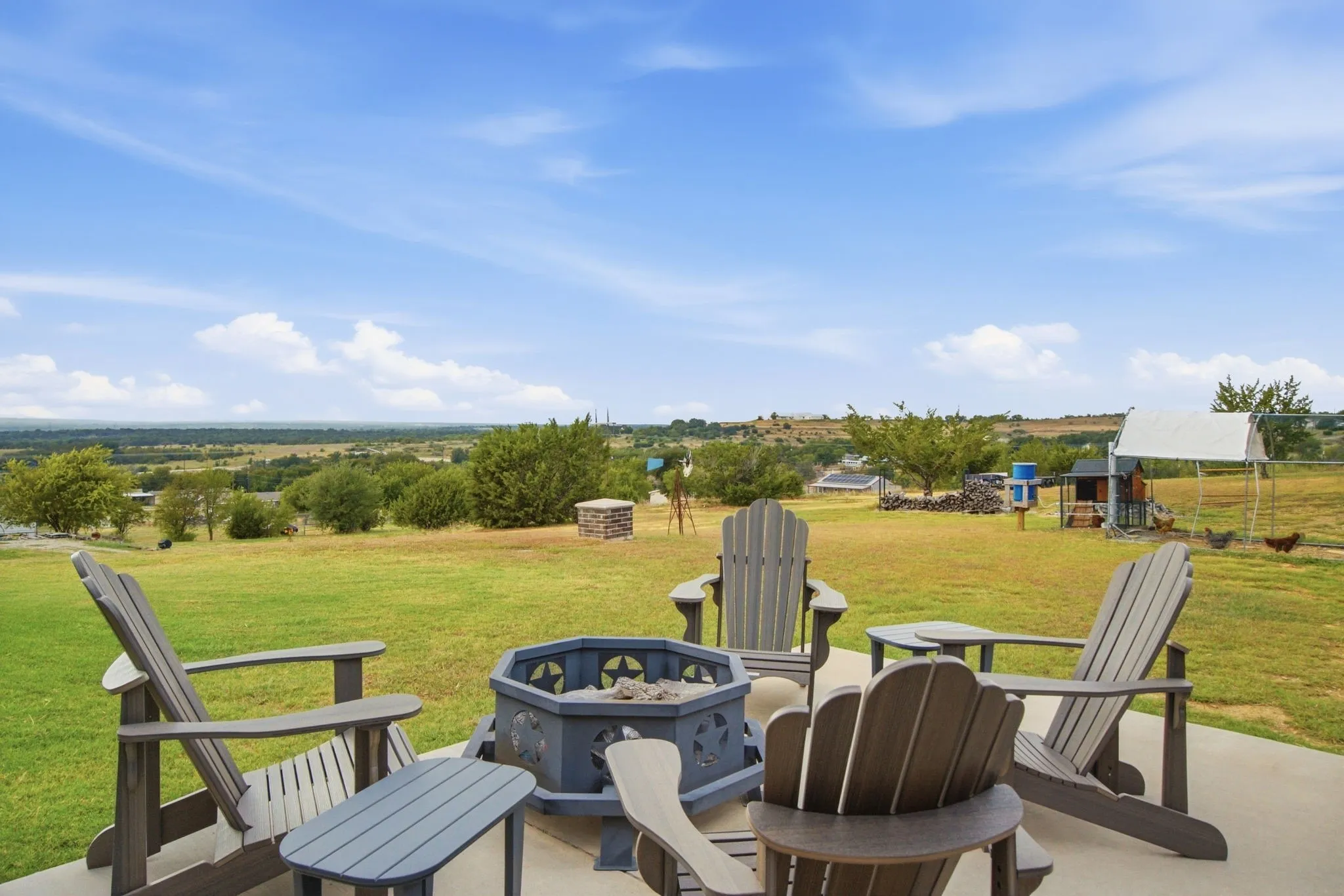 Single Family Residence For Sale in Parker County , 210 Timber Valley Court, Weatherford, Texas 76085, 3 Bedroom, 2 Bathroom, 2 Garage spaces, 1,600 Sqft, built in 2018, mls#21391157, Real Estate Agent in Weatherford, Homes For Sale in Parker county, Homes For Sale in Weatherford, Realtor in Weatherford Texas, Real Estate Brokerage Independent Realty Texas, Luminita Cordes Realtor