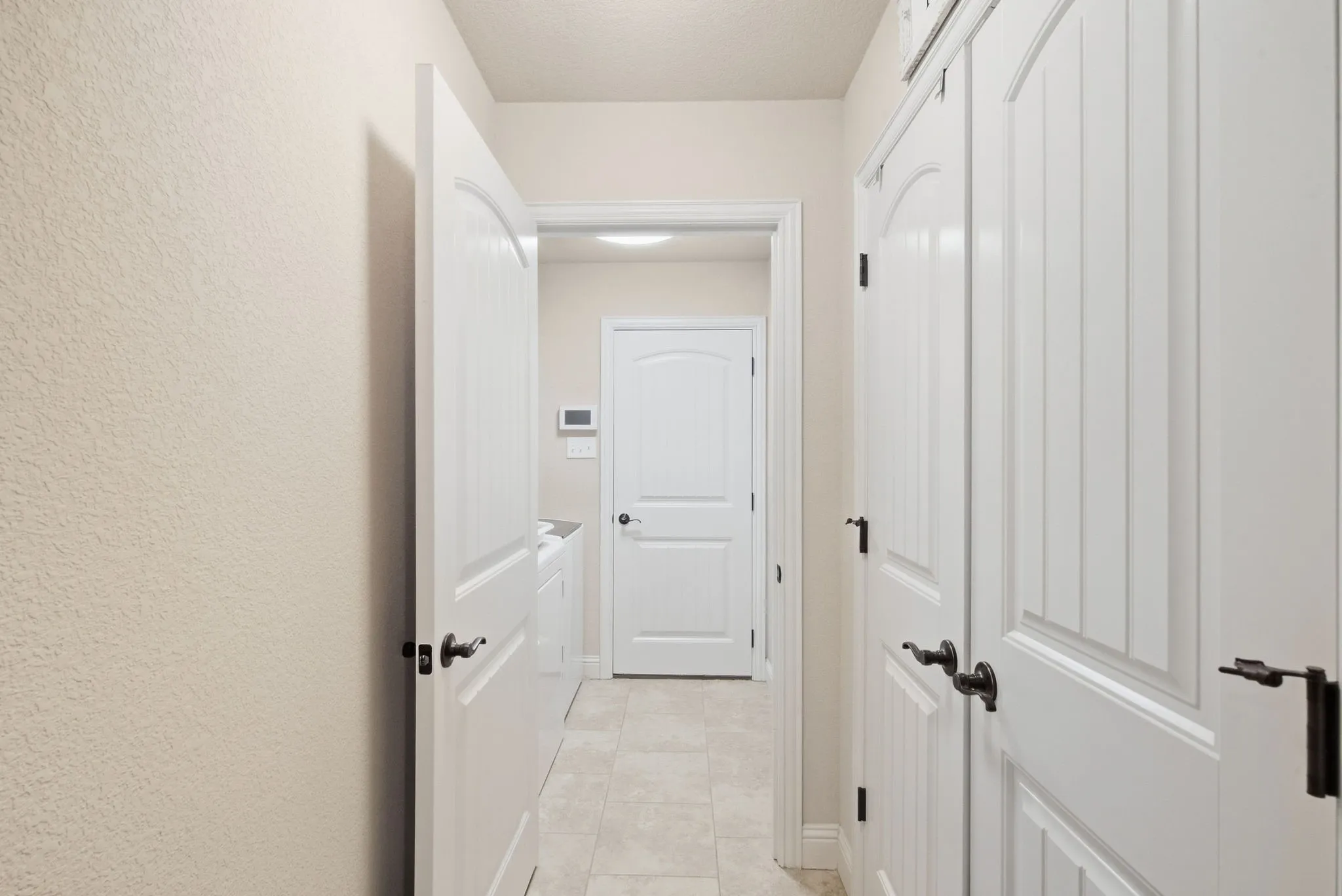 Single Family Residence For Sale in Parker County , 210 Timber Valley Court, Weatherford, Texas 76085, 3 Bedroom, 2 Bathroom, 2 Garage spaces, 1,600 Sqft, built in 2018, mls#21391157, Real Estate Agent in Weatherford, Homes For Sale in Parker county, Homes For Sale in Weatherford, Realtor in Weatherford Texas, Real Estate Brokerage Independent Realty Texas, Luminita Cordes Realtor