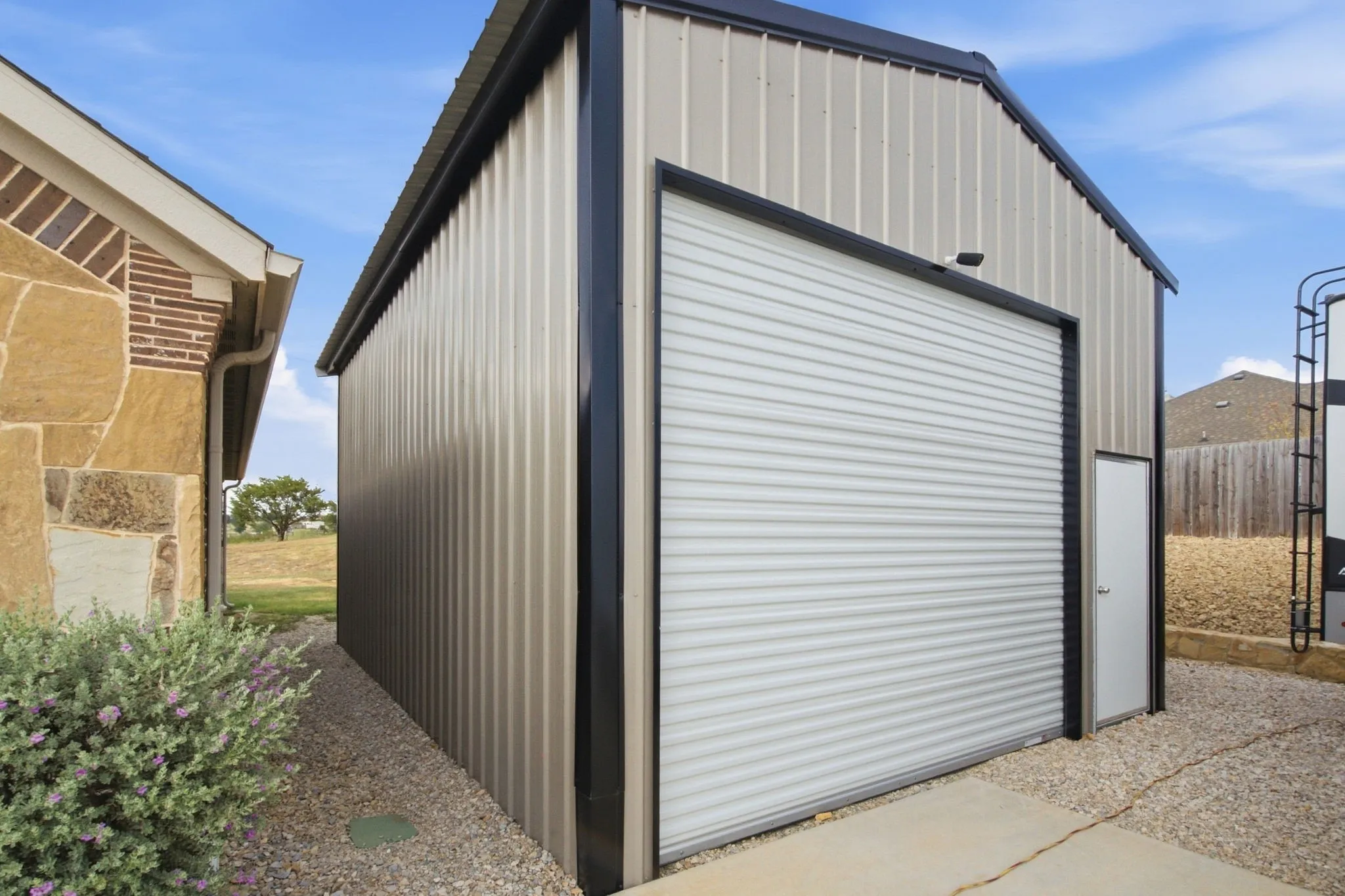 Single Family Residence For Sale in Parker County , 210 Timber Valley Court, Weatherford, Texas 76085, 3 Bedroom, 2 Bathroom, 2 Garage spaces, 1,600 Sqft, built in 2018, mls#21391157, Real Estate Agent in Weatherford, Homes For Sale in Parker county, Homes For Sale in Weatherford, Realtor in Weatherford Texas, Real Estate Brokerage Independent Realty Texas, Luminita Cordes Realtor