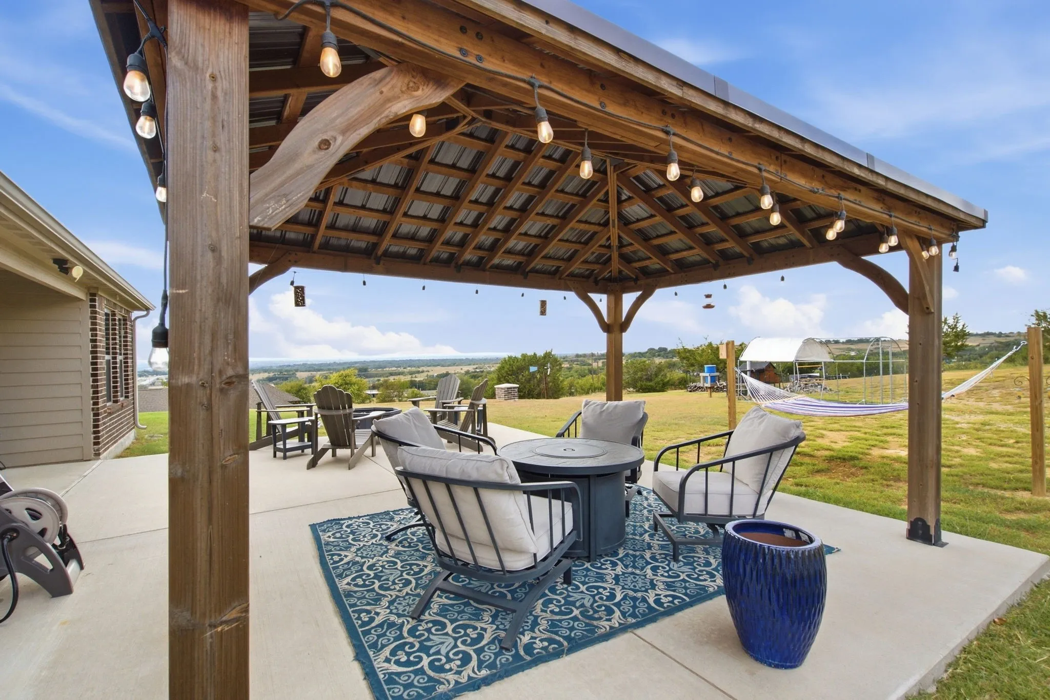 Single Family Residence For Sale in Parker County , 210 Timber Valley Court, Weatherford, Texas 76085, 3 Bedroom, 2 Bathroom, 2 Garage spaces, 1,600 Sqft, built in 2018, mls#21391157, Real Estate Agent in Weatherford, Homes For Sale in Parker county, Homes For Sale in Weatherford, Realtor in Weatherford Texas, Real Estate Brokerage Independent Realty Texas, Luminita Cordes Realtor