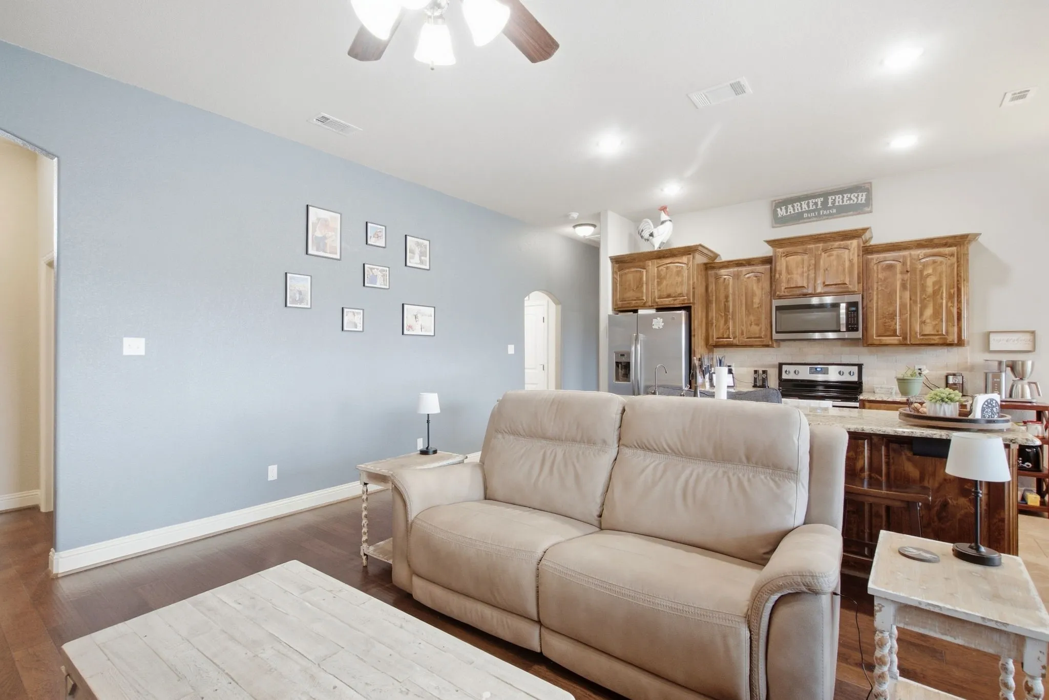 Single Family Residence For Sale in Parker County , 210 Timber Valley Court, Weatherford, Texas 76085, 3 Bedroom, 2 Bathroom, 2 Garage spaces, 1,600 Sqft, built in 2018, mls#21391157, Real Estate Agent in Weatherford, Homes For Sale in Parker county, Homes For Sale in Weatherford, Realtor in Weatherford Texas, Real Estate Brokerage Independent Realty Texas, Luminita Cordes Realtor