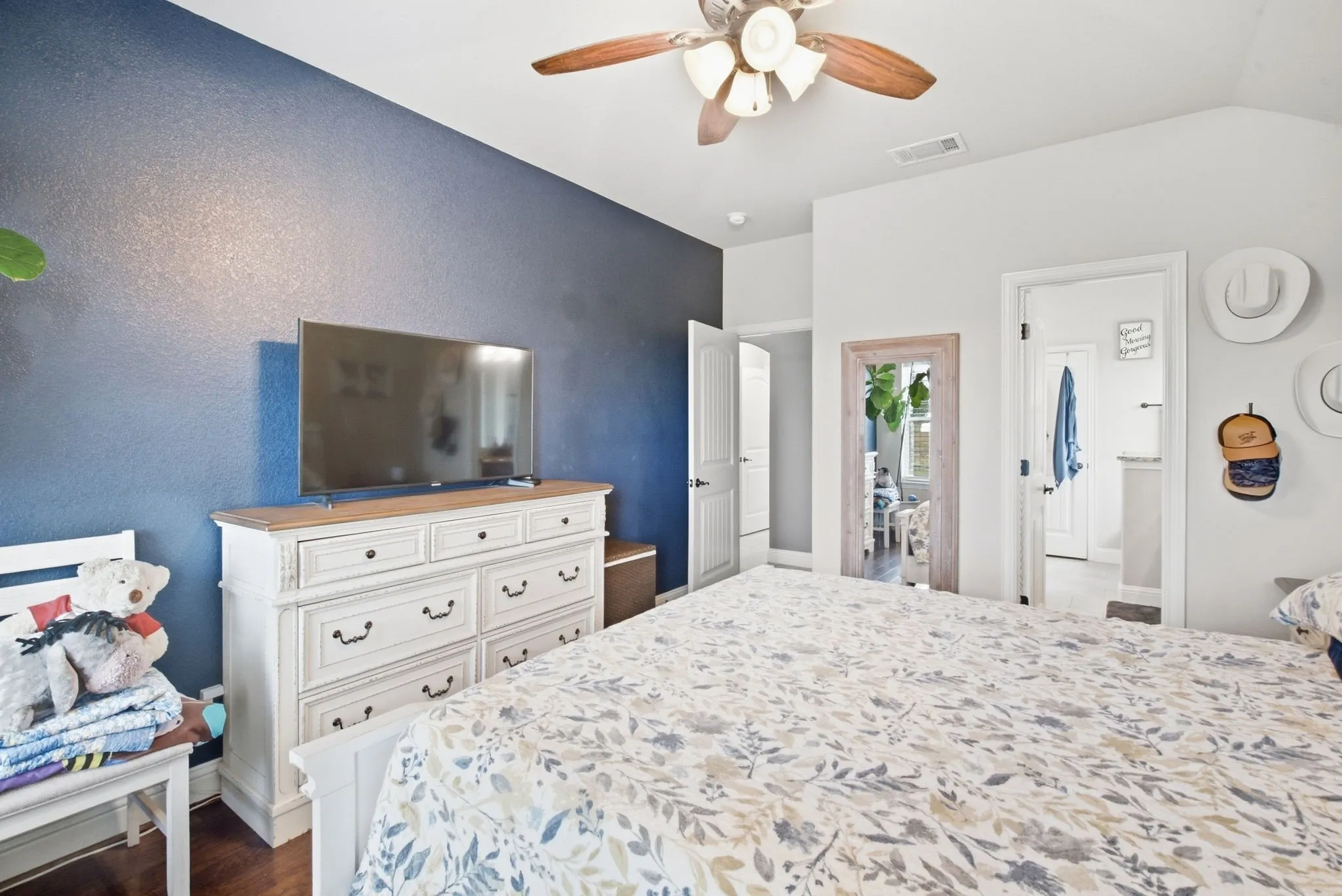 Single Family Residence For Sale in Parker County , 210 Timber Valley Court, Weatherford, Texas 76085, 3 Bedroom, 2 Bathroom, 2 Garage spaces, 1,600 Sqft, built in 2018, mls#21391157, Real Estate Agent in Weatherford, Homes For Sale in Parker county, Homes For Sale in Weatherford, Realtor in Weatherford Texas, Real Estate Brokerage Independent Realty Texas, Luminita Cordes Realtor