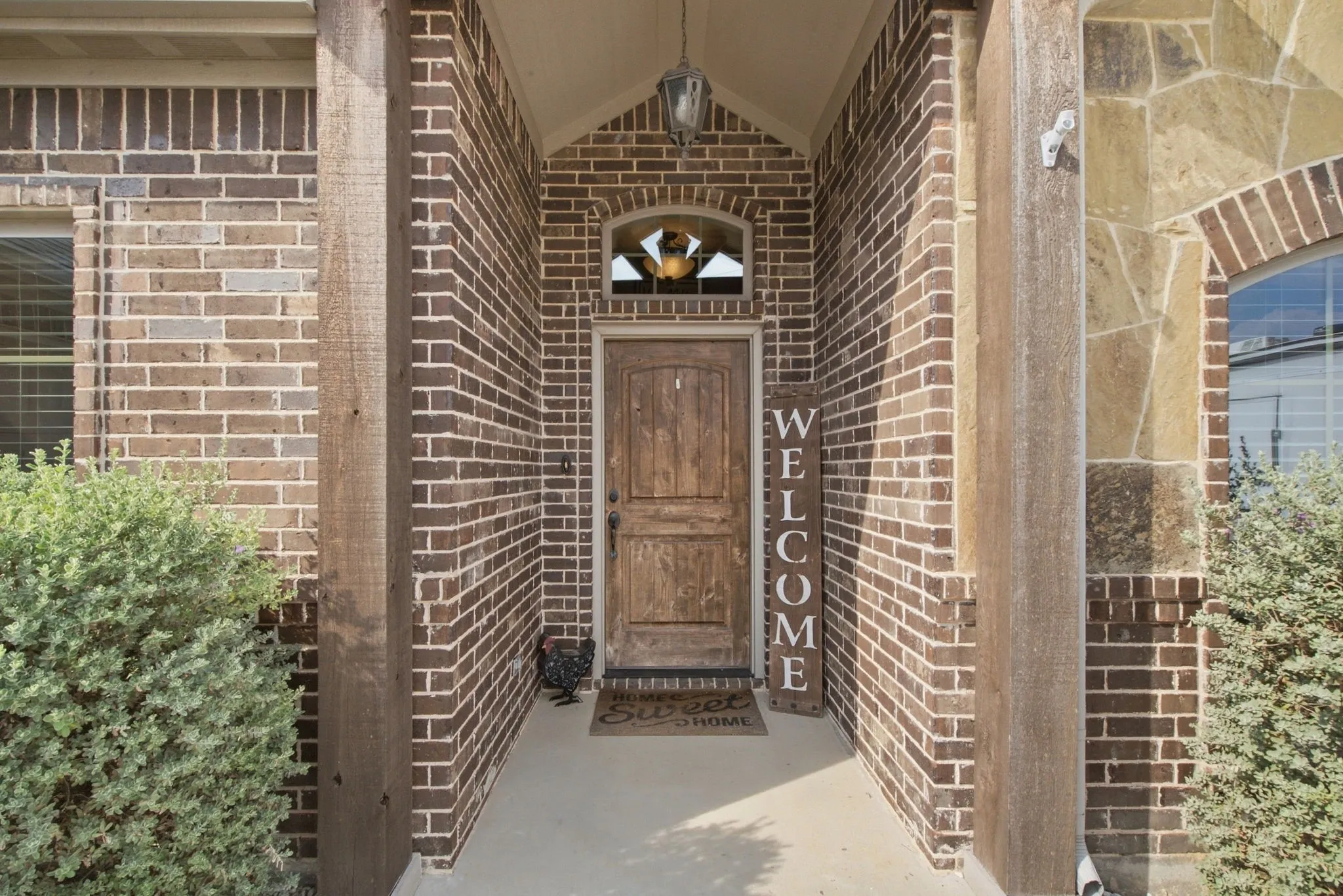 Single Family Residence For Sale in Parker County , 210 Timber Valley Court, Weatherford, Texas 76085, 3 Bedroom, 2 Bathroom, 2 Garage spaces, 1,600 Sqft, built in 2018, mls#21391157, Real Estate Agent in Weatherford, Homes For Sale in Parker county, Homes For Sale in Weatherford, Realtor in Weatherford Texas, Real Estate Brokerage Independent Realty Texas, Luminita Cordes Realtor