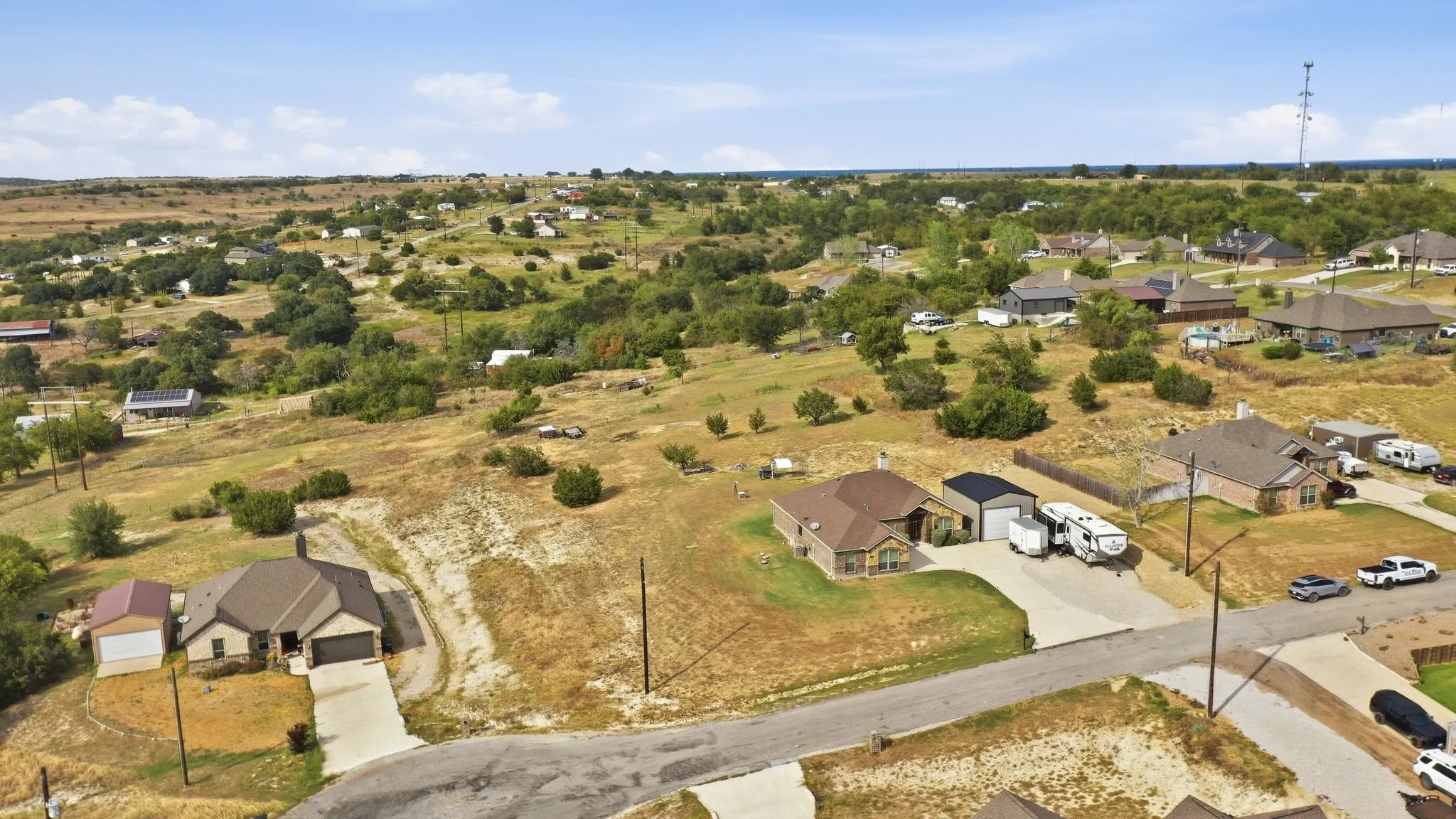 Single Family Residence For Sale in Parker County , 210 Timber Valley Court, Weatherford, Texas 76085, 3 Bedroom, 2 Bathroom, 2 Garage spaces, 1,600 Sqft, built in 2018, mls#21391157, Real Estate Agent in Weatherford, Homes For Sale in Parker county, Homes For Sale in Weatherford, Realtor in Weatherford Texas, Real Estate Brokerage Independent Realty Texas, Luminita Cordes Realtor