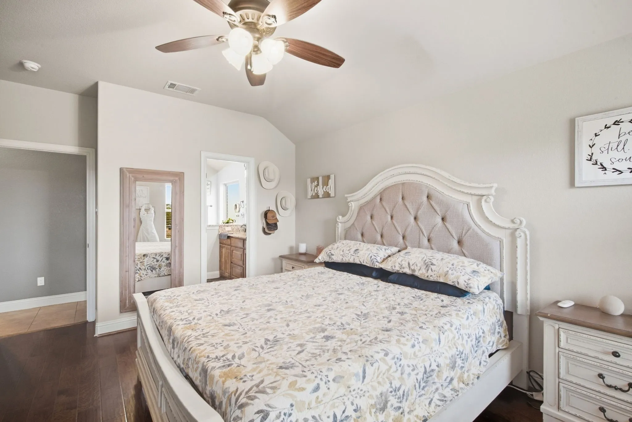 Single Family Residence For Sale in Parker County , 210 Timber Valley Court, Weatherford, Texas 76085, 3 Bedroom, 2 Bathroom, 2 Garage spaces, 1,600 Sqft, built in 2018, mls#21391157, Real Estate Agent in Weatherford, Homes For Sale in Parker county, Homes For Sale in Weatherford, Realtor in Weatherford Texas, Real Estate Brokerage Independent Realty Texas, Luminita Cordes Realtor