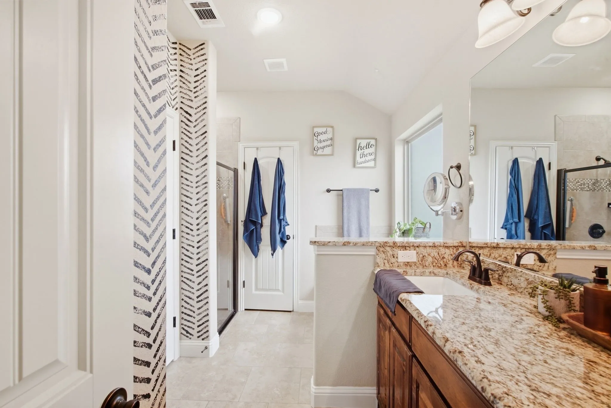 Single Family Residence For Sale in Parker County , 210 Timber Valley Court, Weatherford, Texas 76085, 3 Bedroom, 2 Bathroom, 2 Garage spaces, 1,600 Sqft, built in 2018, mls#21391157, Real Estate Agent in Weatherford, Homes For Sale in Parker county, Homes For Sale in Weatherford, Realtor in Weatherford Texas, Real Estate Brokerage Independent Realty Texas, Luminita Cordes Realtor
