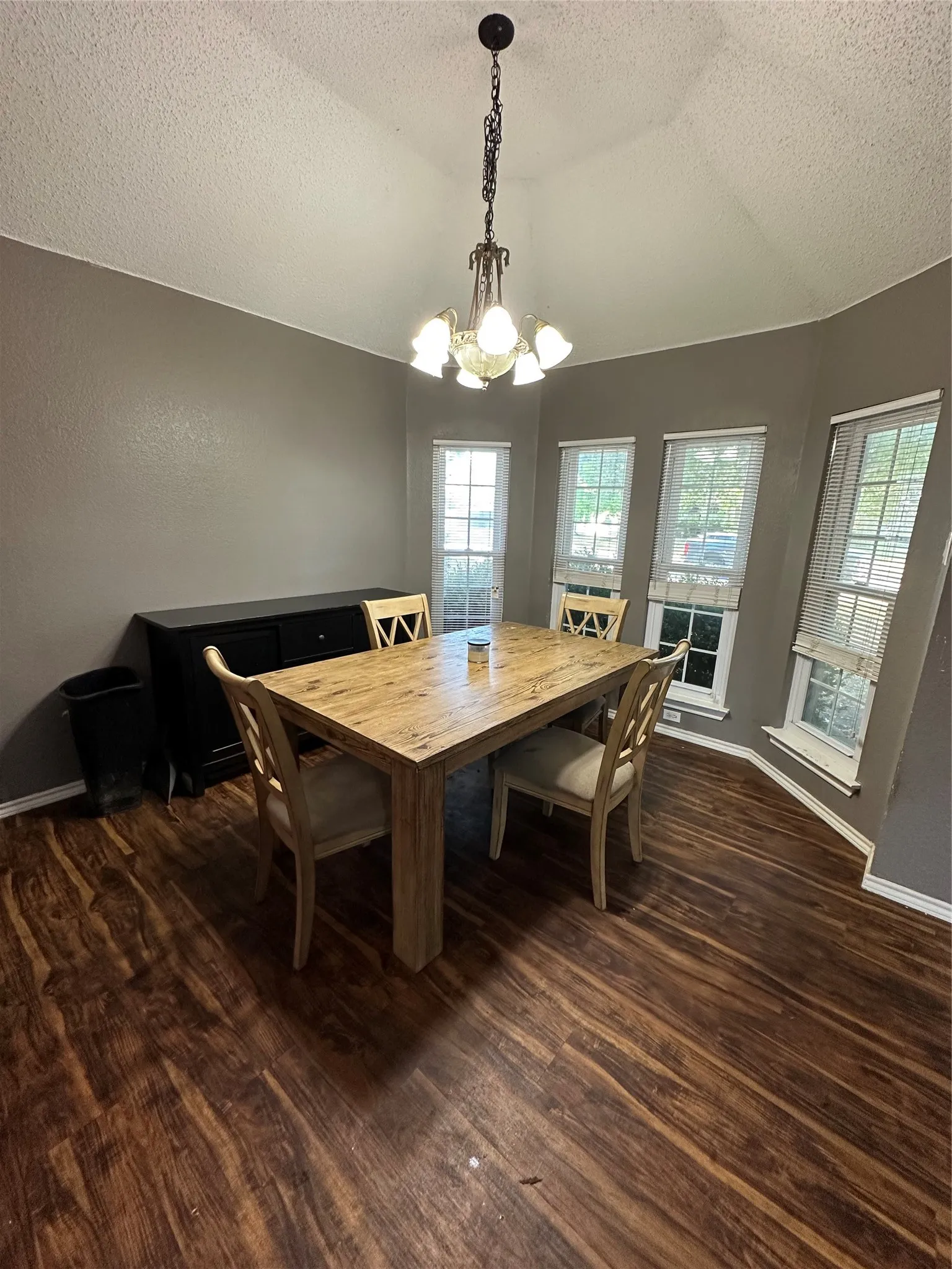 Single Family Residence For Sale in Collin County , 1309 London Drive, Wylie, Texas 75098, 3 Bedroom, 2 Bathroom, 2 Garage spaces, 1,331 Sqft, built in 1994, mls#21392546, Real Estate Agent in Wylie, Homes For Sale in Collin county, Homes For Sale in Wylie, Realtor in Wylie Texas, Real Estate Brokerage Independent Realty Texas, Luminita Cordes Realtor