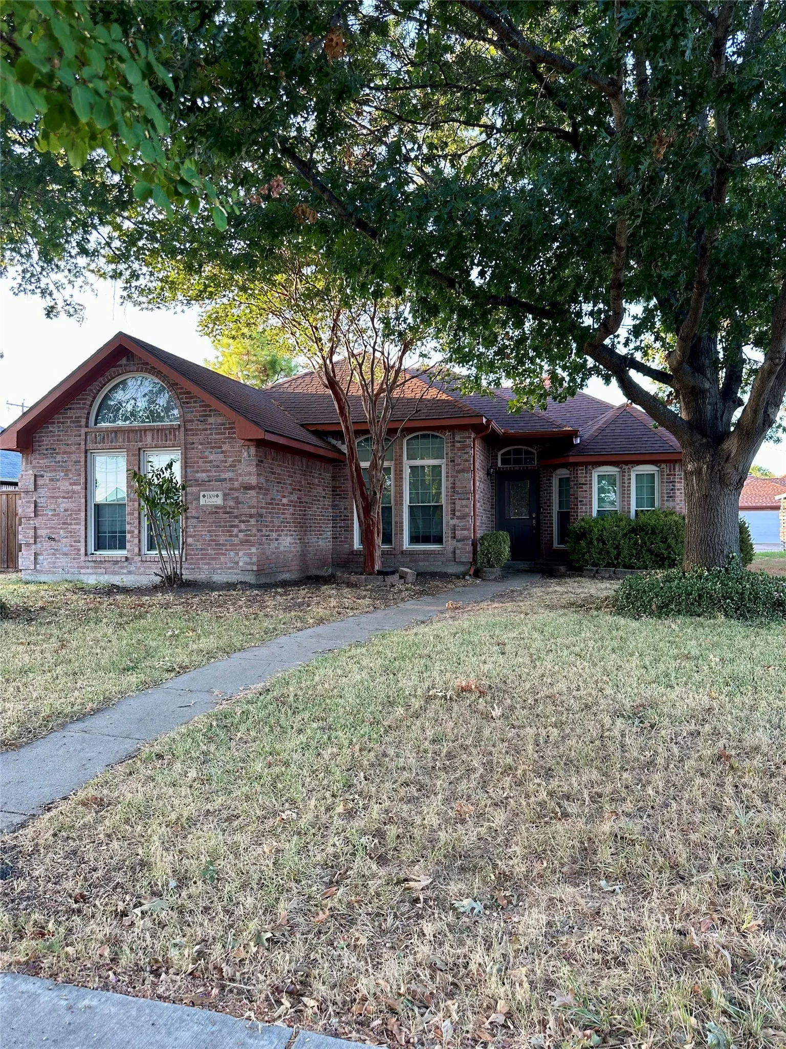 Single Family Residence For Sale in Collin County , 1309 London Drive, Wylie, Texas 75098, 3 Bedroom, 2 Bathroom, 2 Garage spaces, 1,331 Sqft, built in 1994, mls#21392546, Real Estate Agent in Wylie, Homes For Sale in Collin county, Homes For Sale in Wylie, Realtor in Wylie Texas, Real Estate Brokerage Independent Realty Texas, Luminita Cordes Realtor