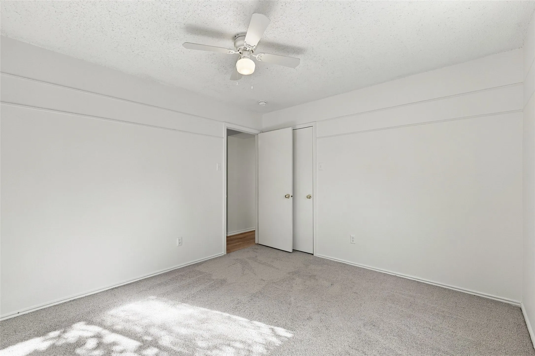 Single Family Residence For Sale in Dallas County , 8405 Liberty Lane, Rowlett, Texas 75089, 3 Bedroom, 2 Bathroom, 1 Garage spaces, 1,942 Sqft, built in 1986, mls#21393013, Real Estate Agent in Rowlett, Homes For Sale in Dallas county, Homes For Sale in Rowlett, Realtor in Rowlett Texas, Real Estate Brokerage Independent Realty Texas, Luminita Cordes Realtor