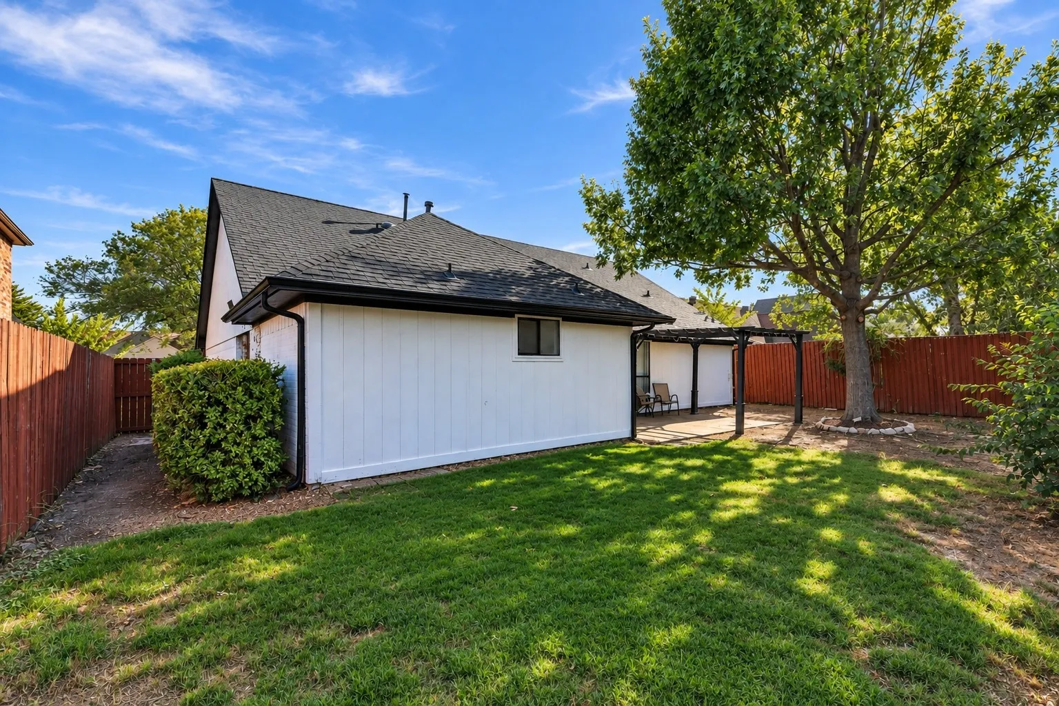 Single Family Residence For Sale in Dallas County , 8405 Liberty Lane, Rowlett, Texas 75089, 3 Bedroom, 2 Bathroom, 1 Garage spaces, 1,942 Sqft, built in 1986, mls#21393013, Real Estate Agent in Rowlett, Homes For Sale in Dallas county, Homes For Sale in Rowlett, Realtor in Rowlett Texas, Real Estate Brokerage Independent Realty Texas, Luminita Cordes Realtor