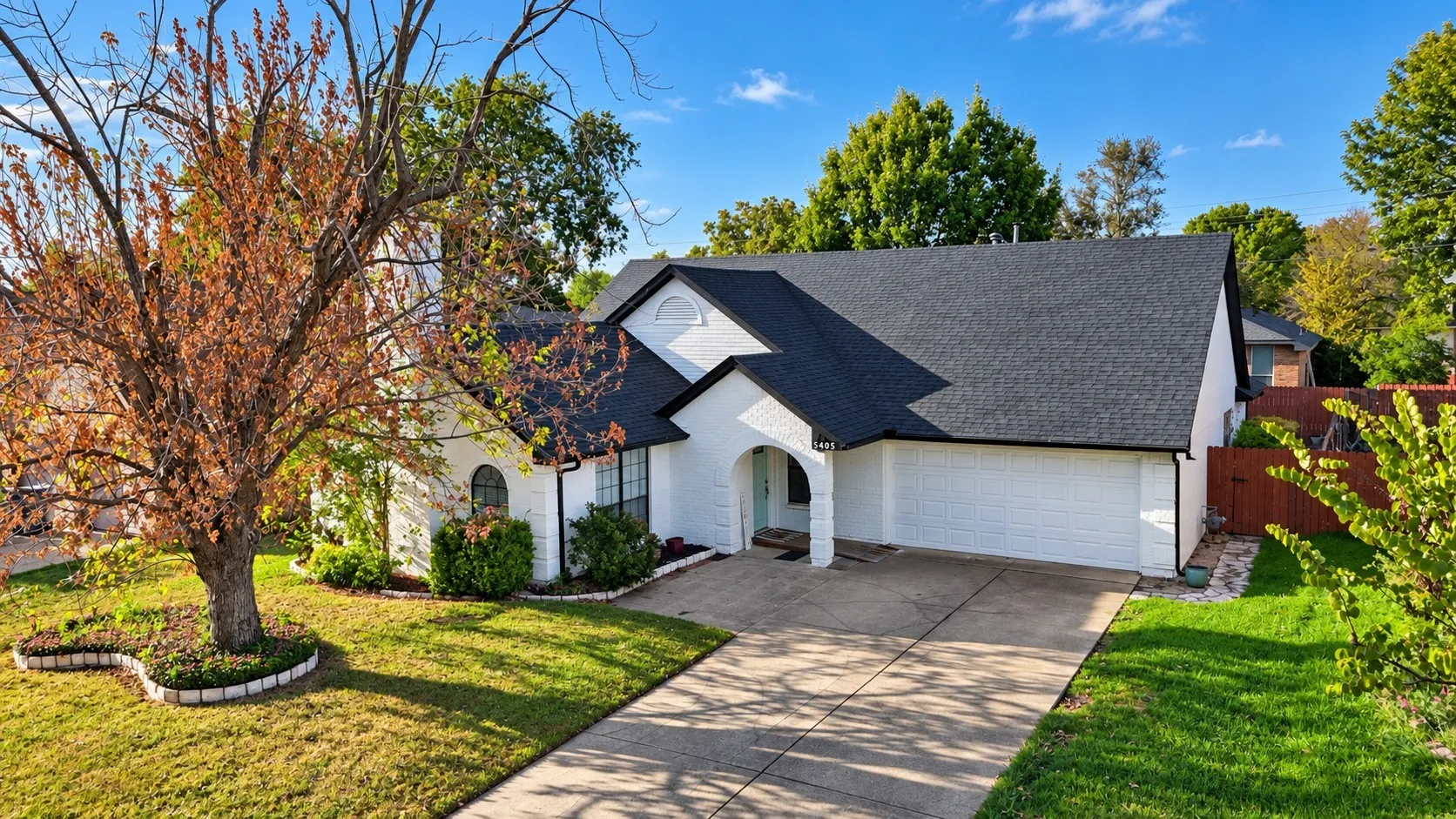 Single Family Residence For Sale in Dallas County , 8405 Liberty Lane, Rowlett, Texas 75089, 3 Bedroom, 2 Bathroom, 1 Garage spaces, 1,942 Sqft, built in 1986, mls#21393013, Real Estate Agent in Rowlett, Homes For Sale in Dallas county, Homes For Sale in Rowlett, Realtor in Rowlett Texas, Real Estate Brokerage Independent Realty Texas, Luminita Cordes Realtor